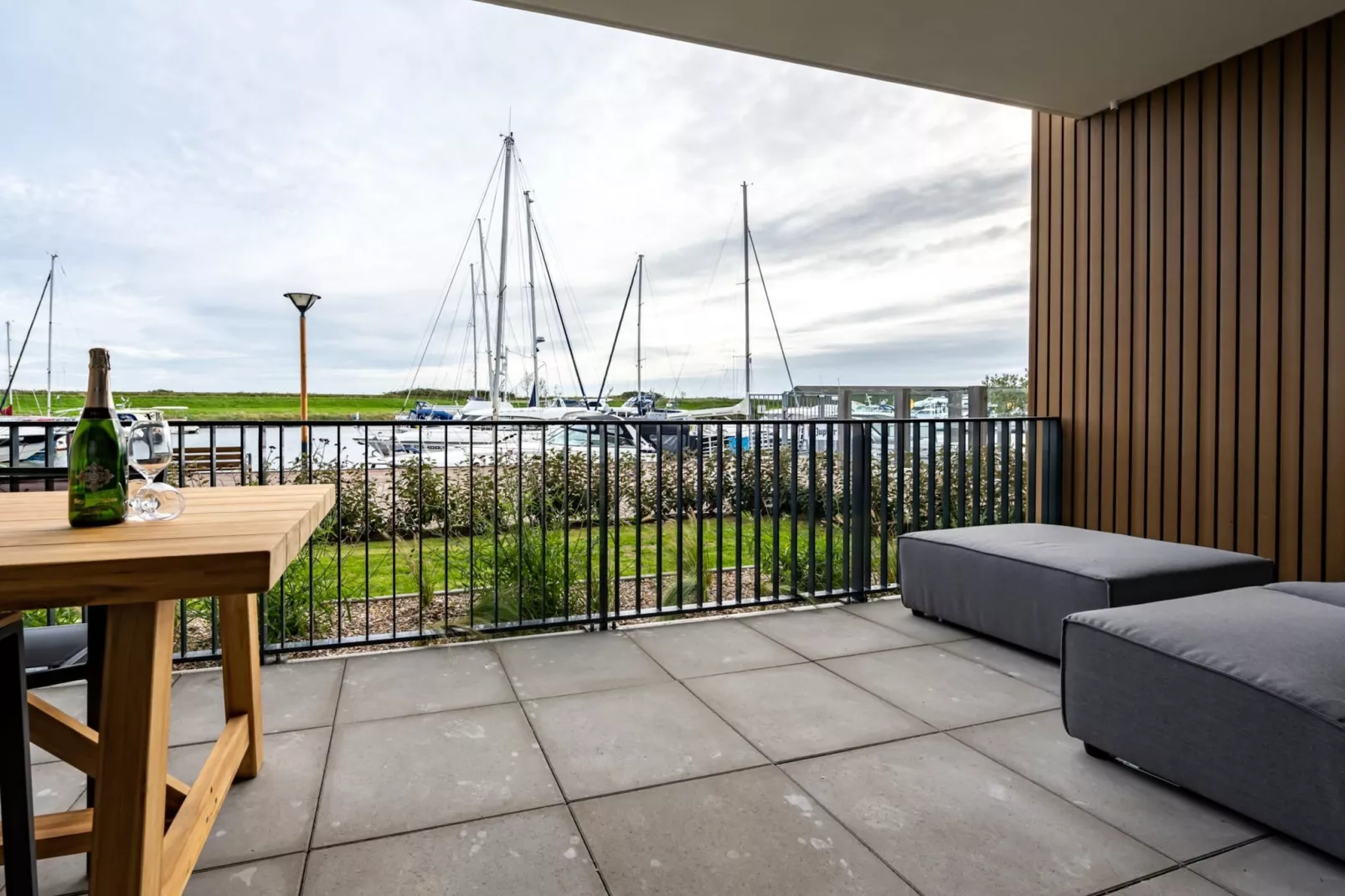 Harbour Loft 1E Résidence Marina havenzicht-Uitzicht zomer