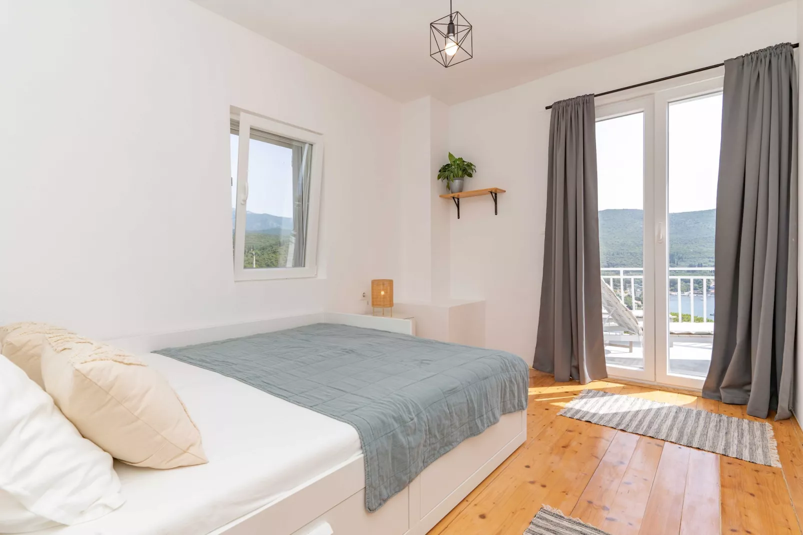 Apartment Konak - Two Bedroom Apartment with Terrace and Sea View-Slaapkamer