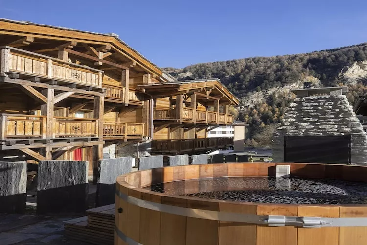 Polaris 1 005 - LUXE & SKI LIFT apartment 6 pers-Buitenkant zomer