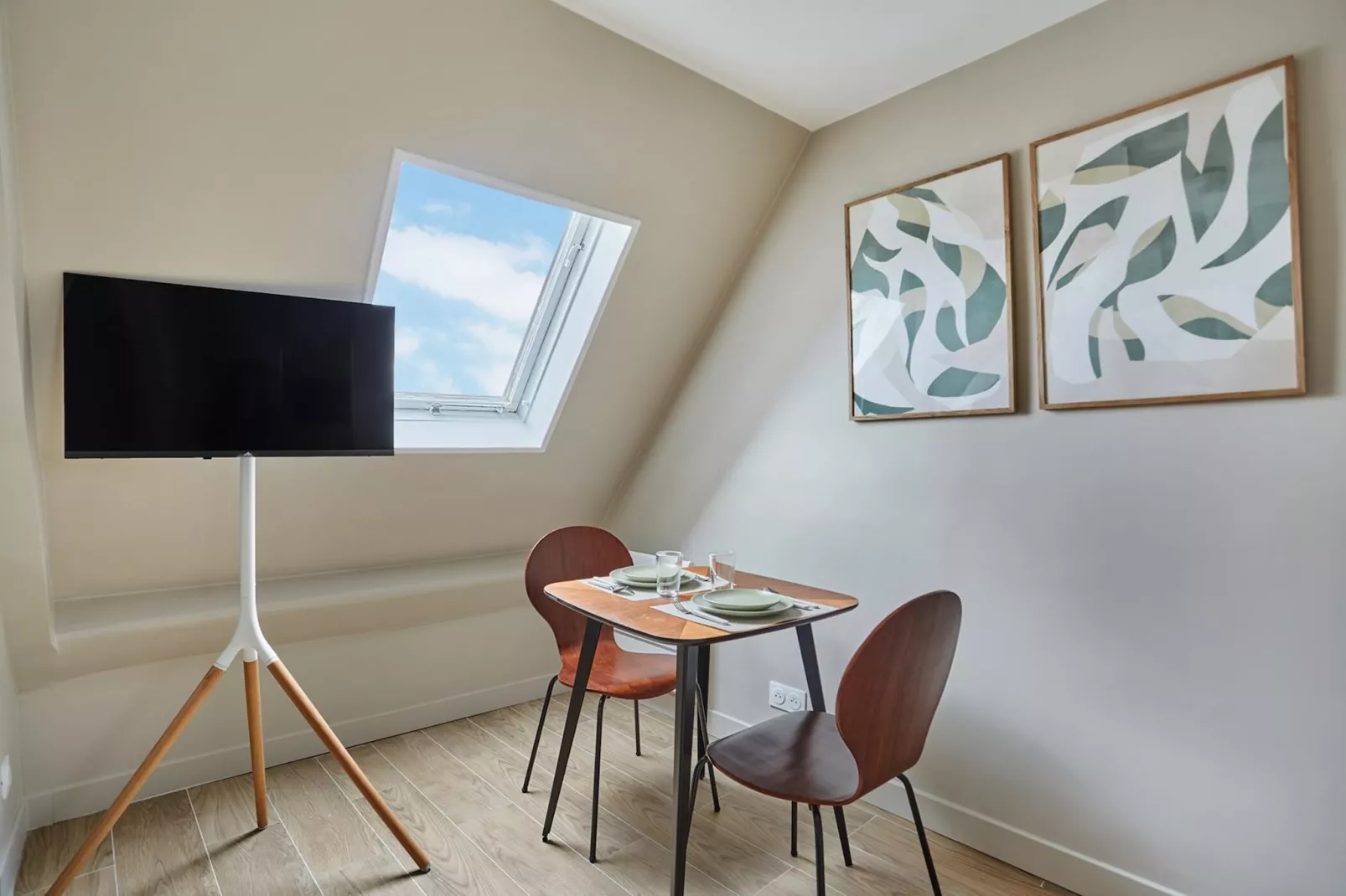 BEAUMARCHAIS 4 5G 2-Eetkamer