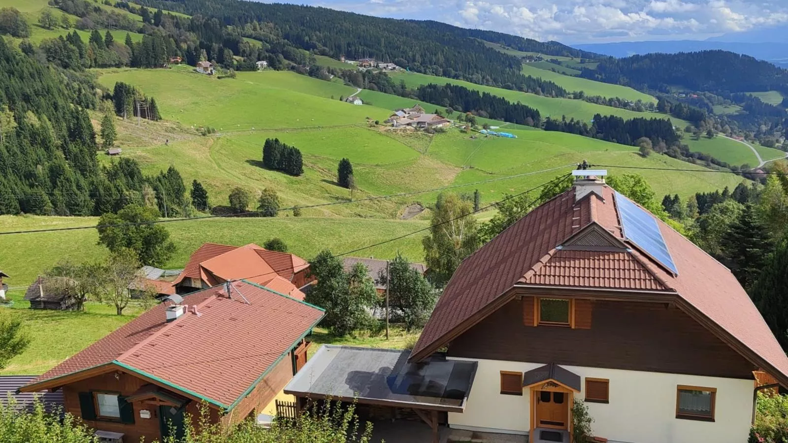 Landhaus zur Sonne-Buitenkant zomer