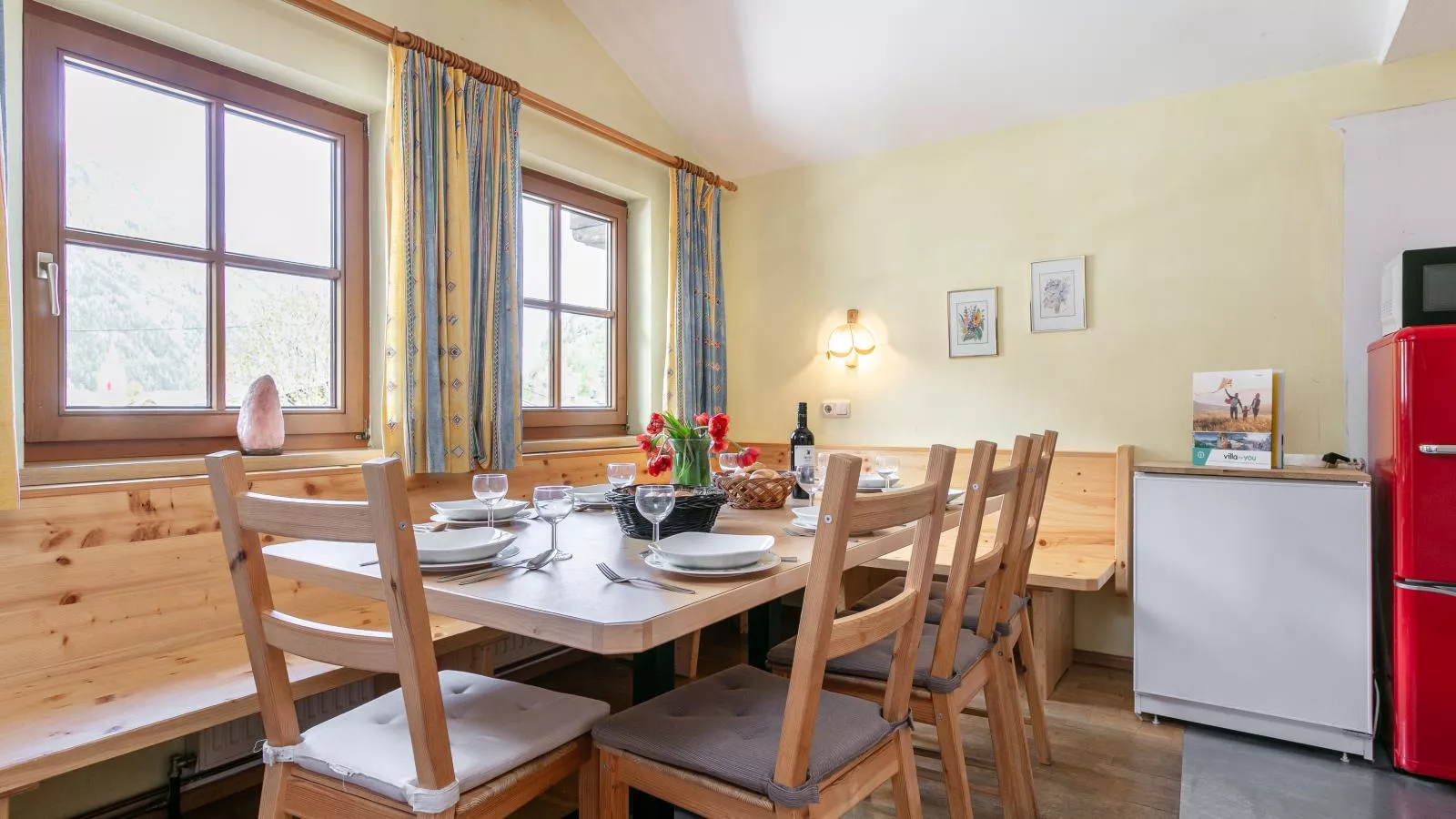 Schweizerhof Arnika-Eetkamer