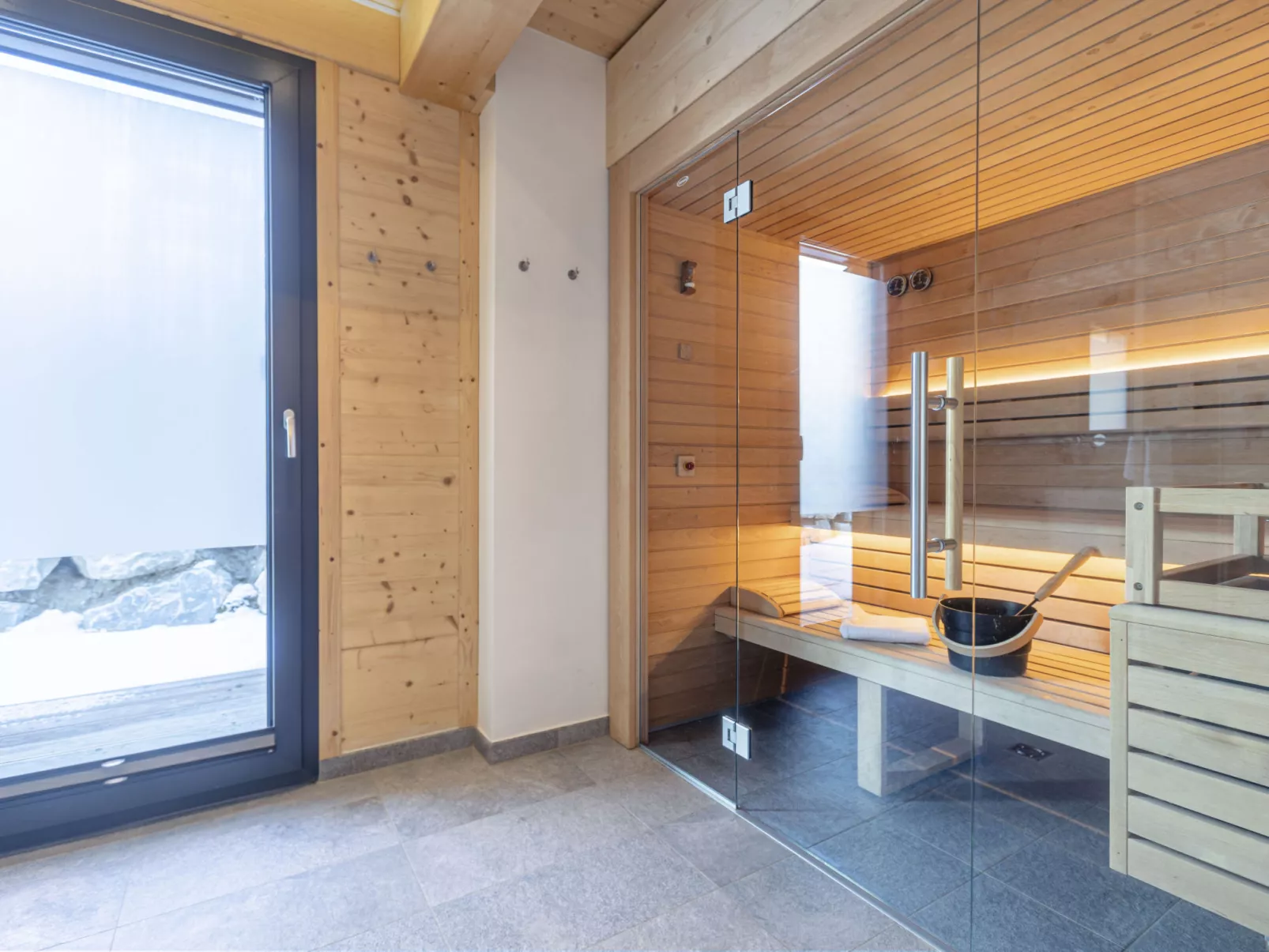Superior #10 mit Sauna & Hot Tub-Binnen