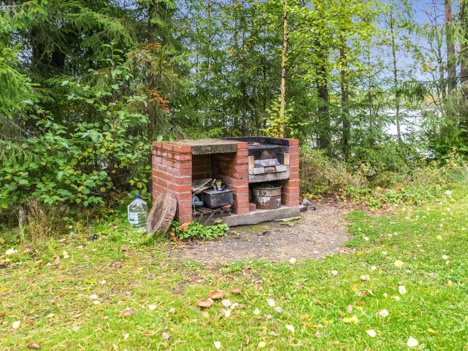 Vihreä mökki-Buiten