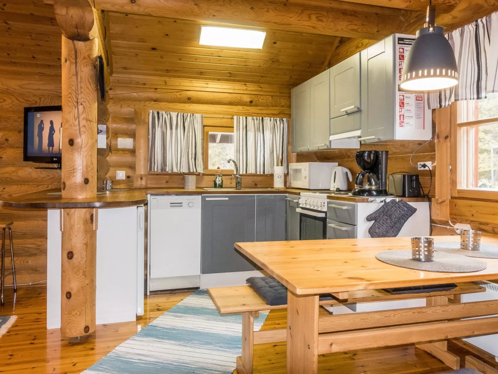 Lomaväinö 1