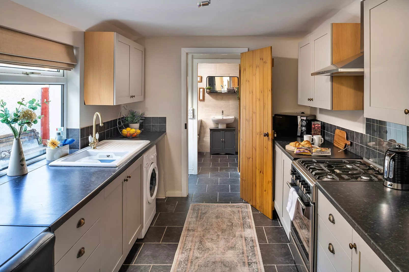 Bwthyn Llechi (Slate Cottage)