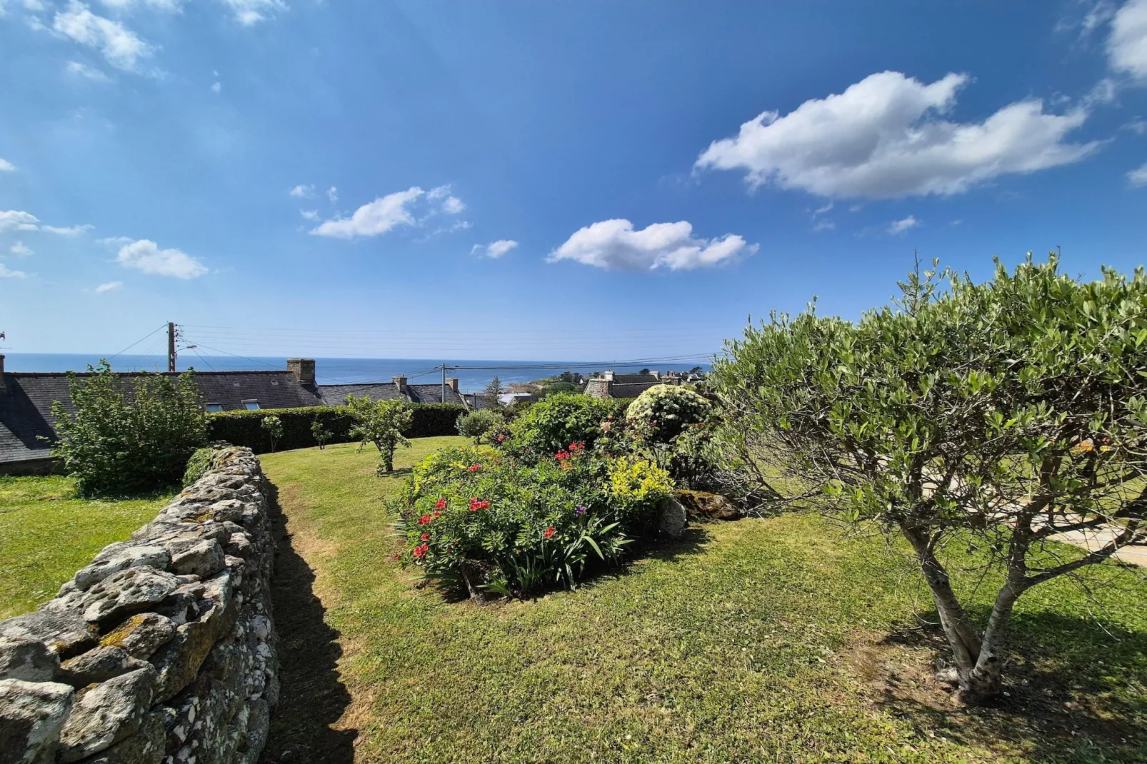 Holiday home Plouhinec-Tuinen zomer