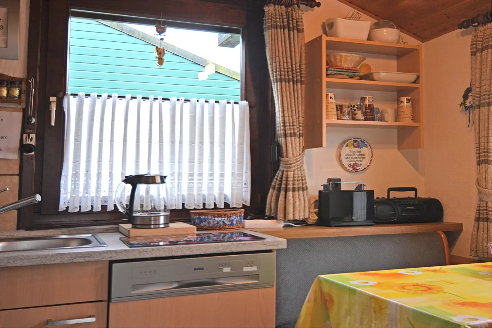 Vakantiehuis aan het Hennermeer met terras-Keuken