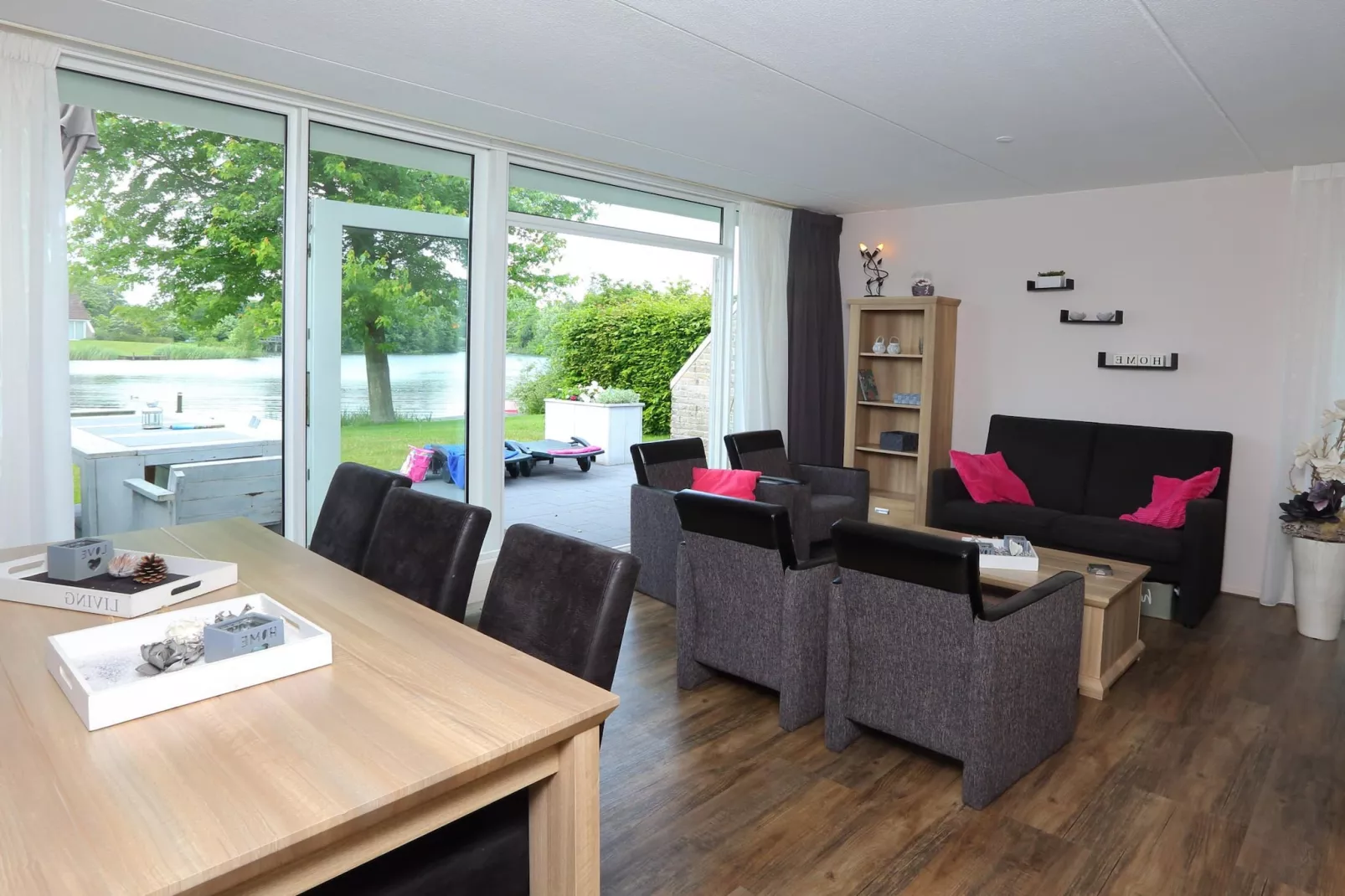 Vakantiepark Emslandermeer 2-Eetkamer