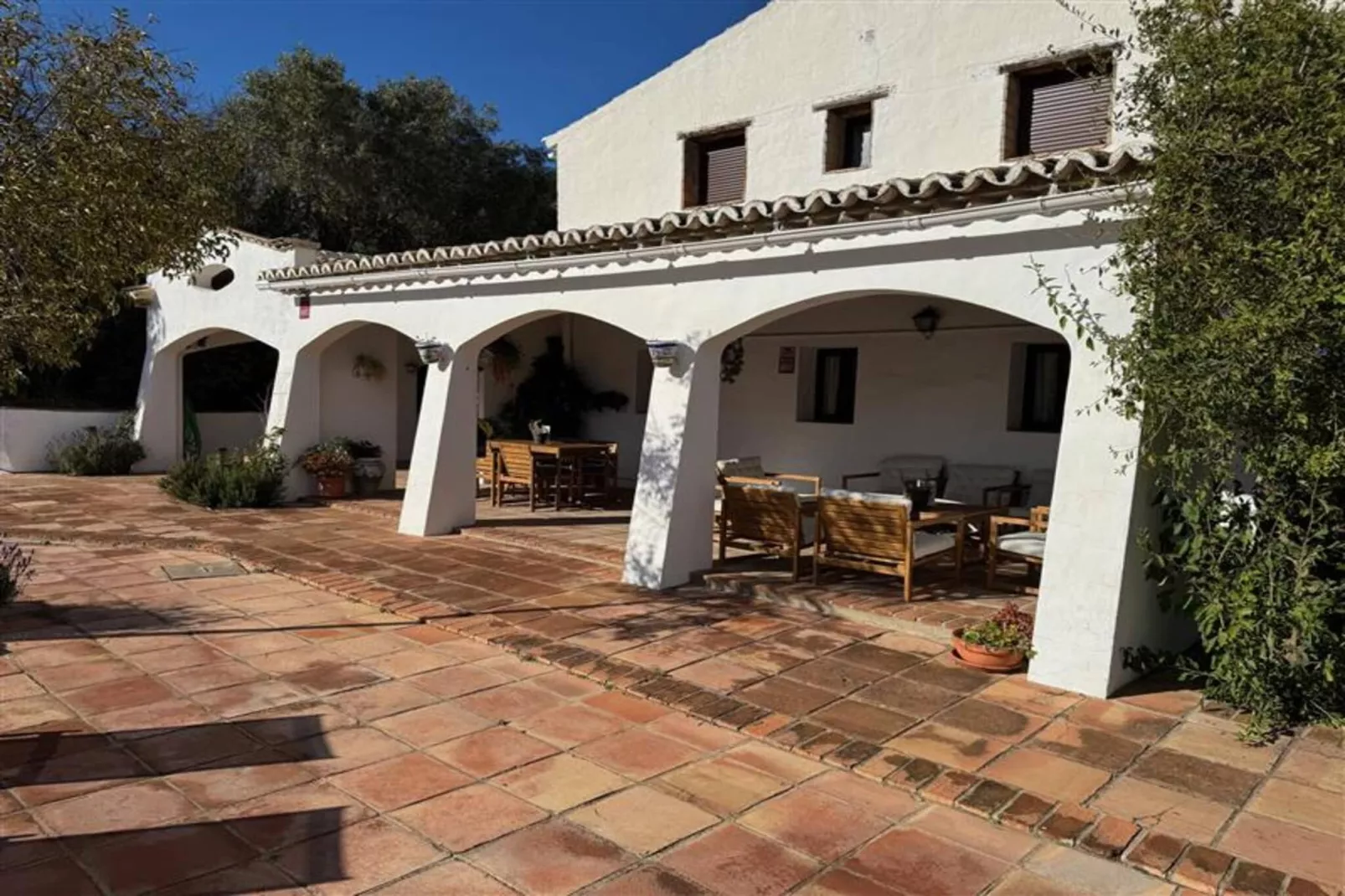Cortijo Rosario-Buitenkant zomer