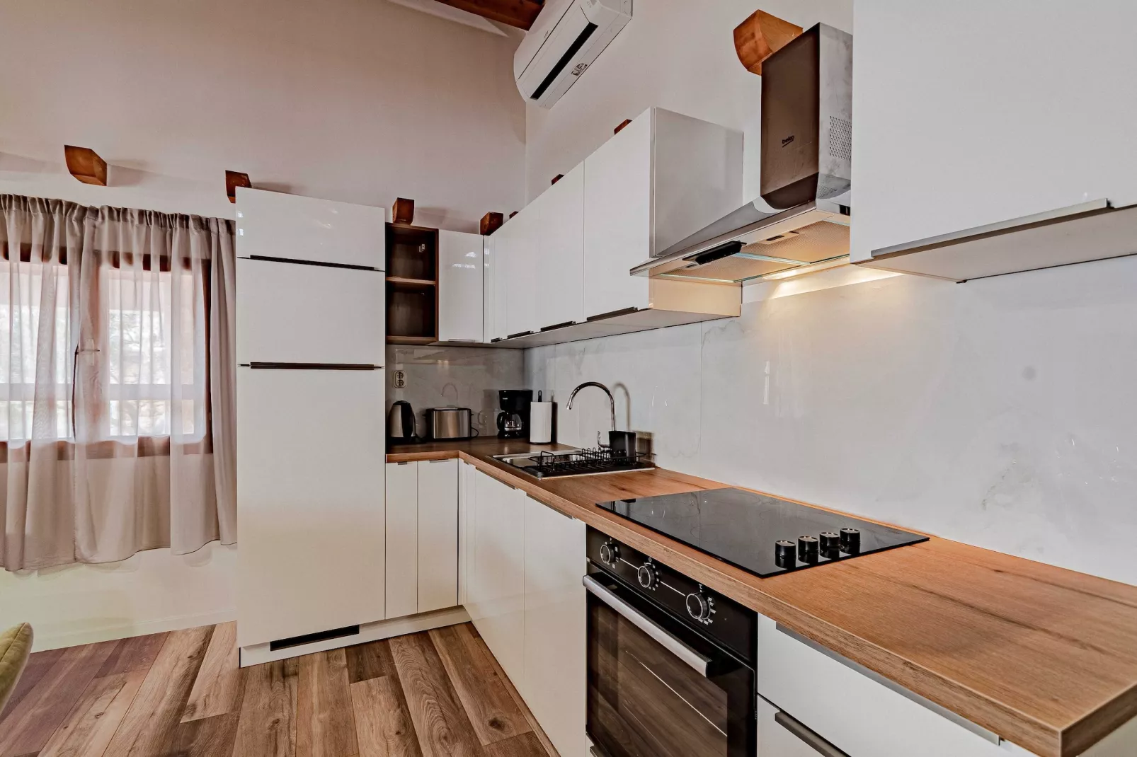Villa Sea Edge - Three Bedroom Villa with Sea View-Keuken