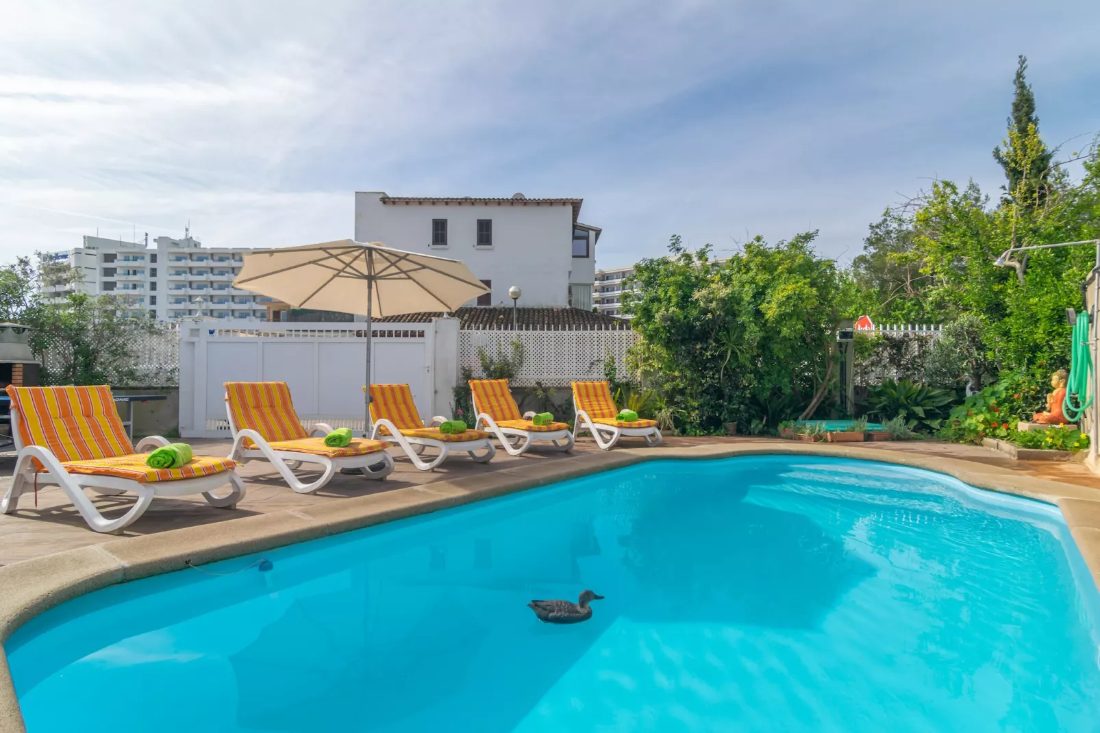Villa Luna-Image-tags.