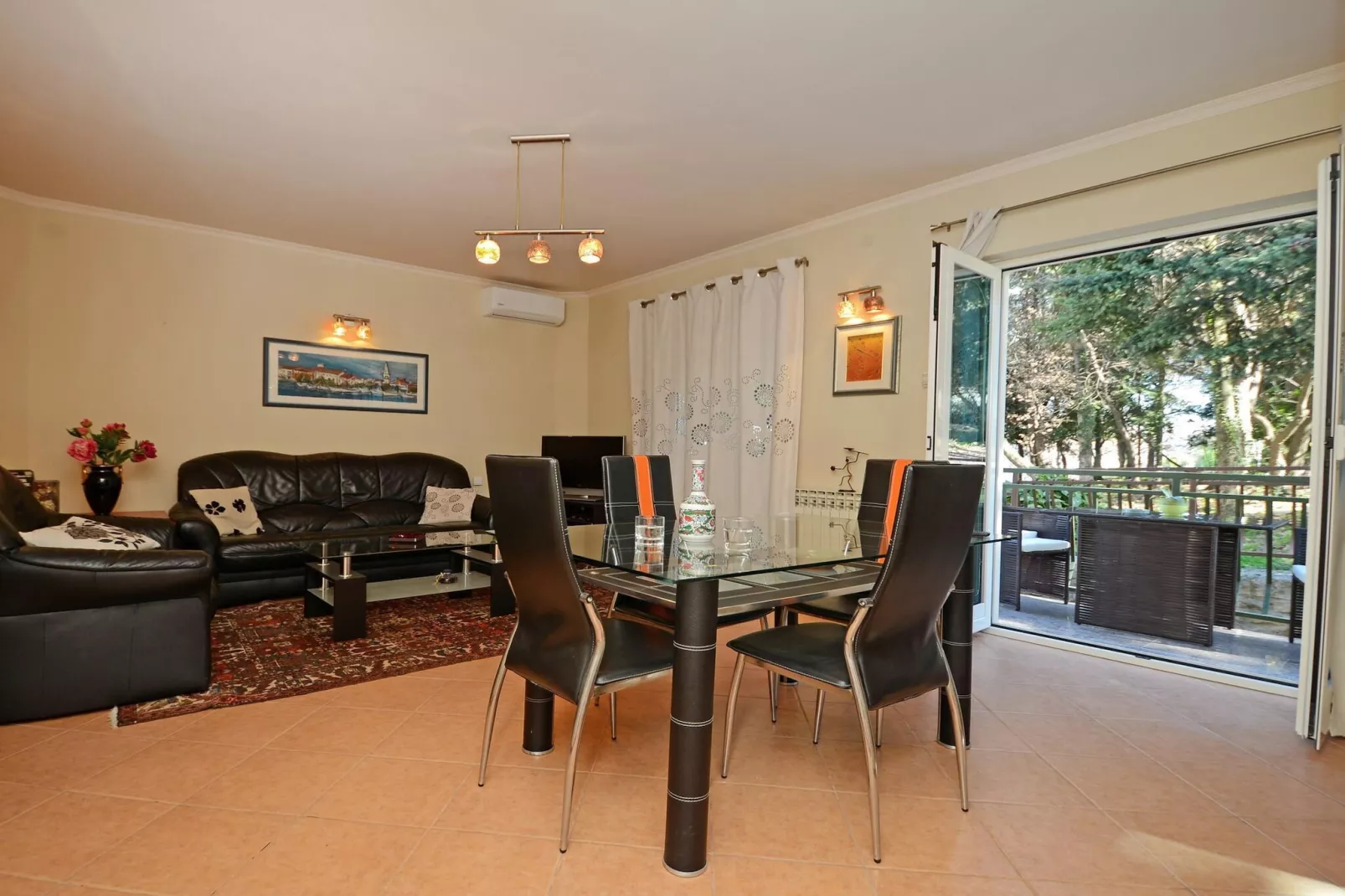 Apartment Saša-Woonkamer