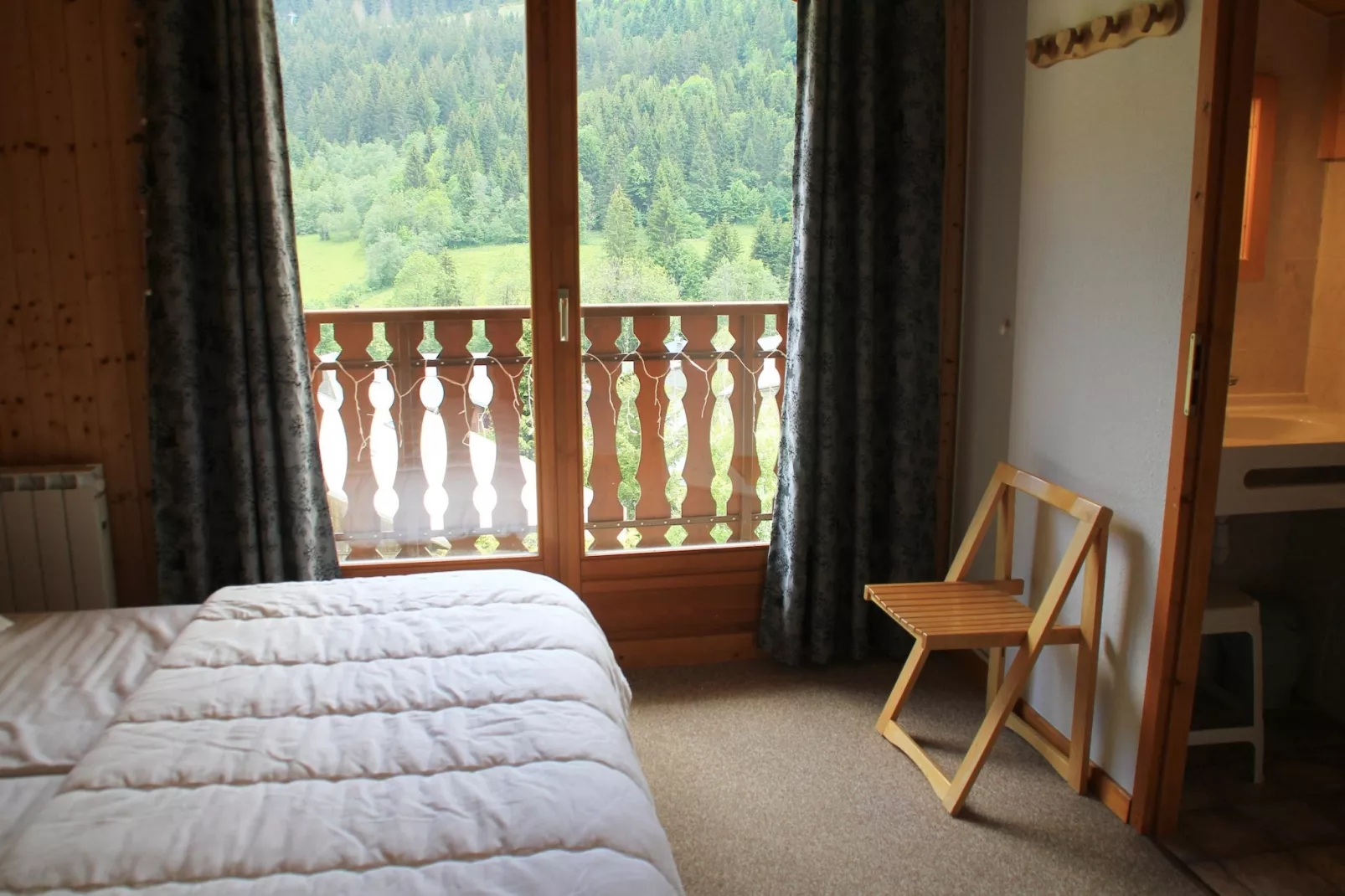 Amarillys AM20 MOUNTAIN & TELECABINE 6 Pers.-Slaapkamer