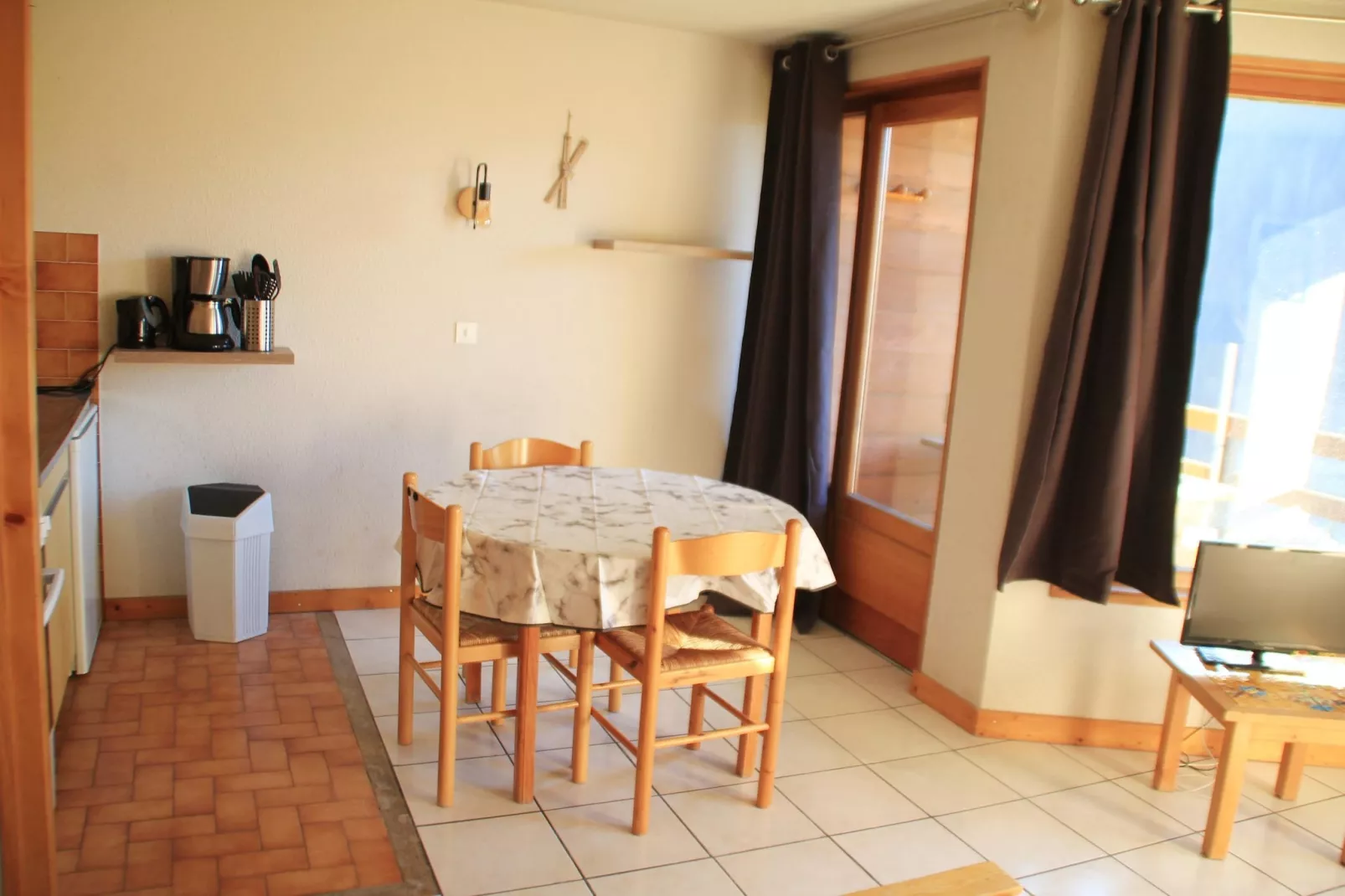 Chambron CB14 CENTER & VIEW 4 Pers.-Eetkamer