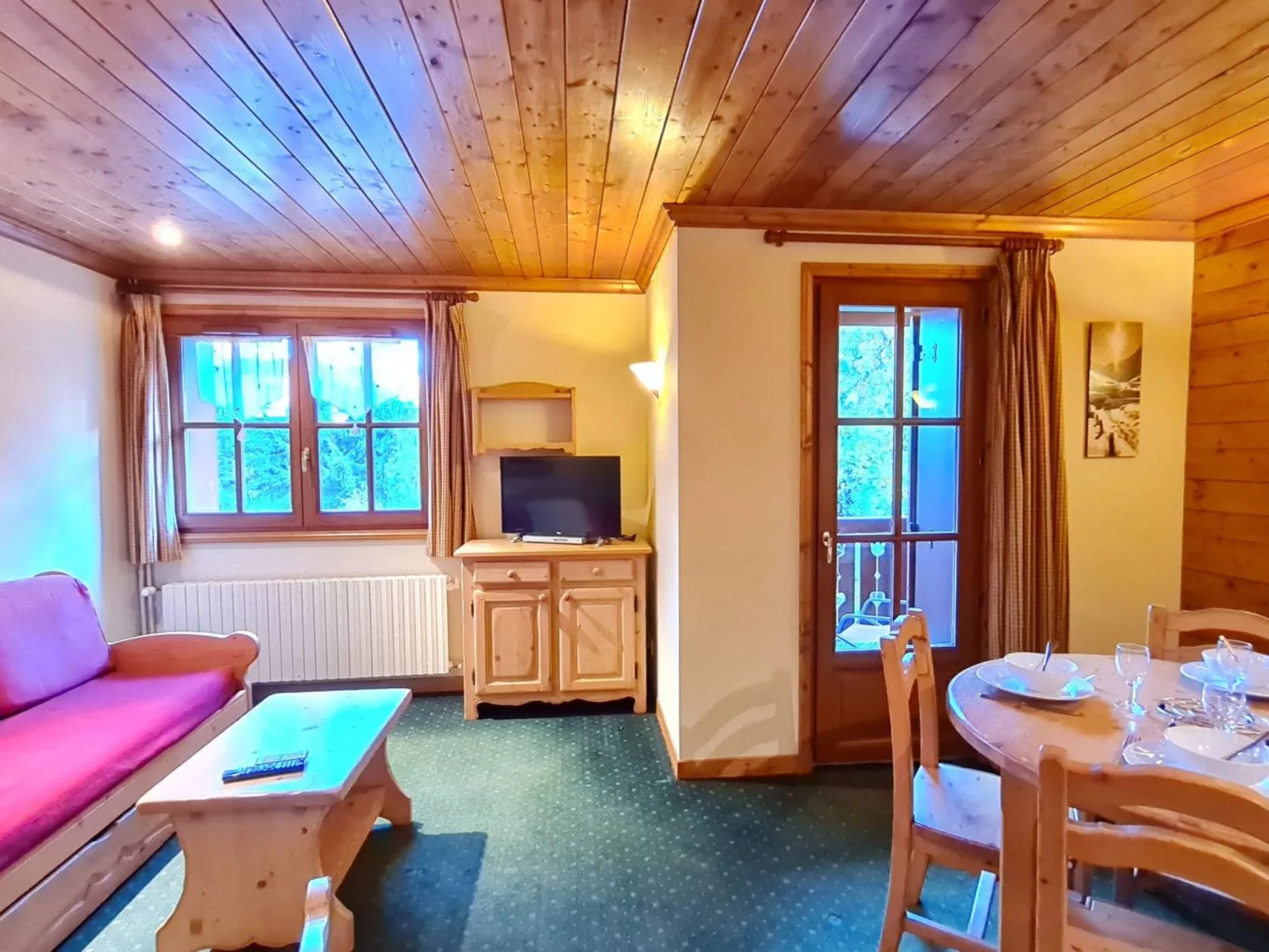 Alpina Lodge-Binnen
