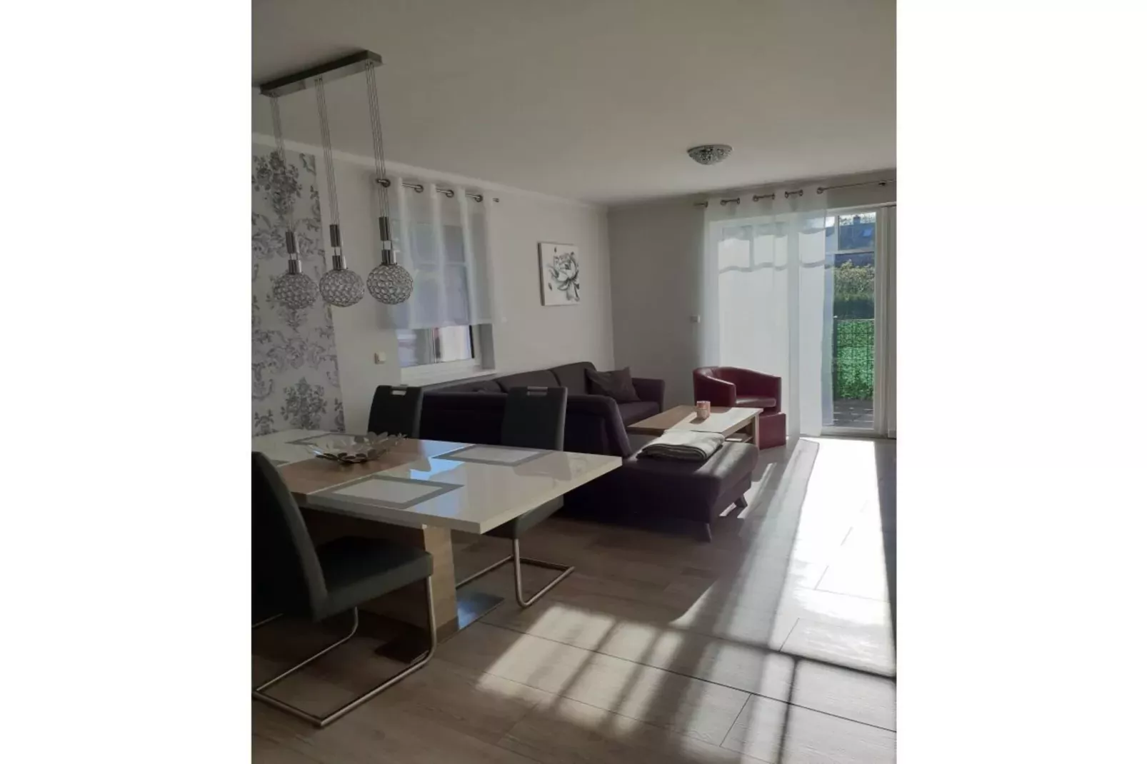 319093-Eetkamer