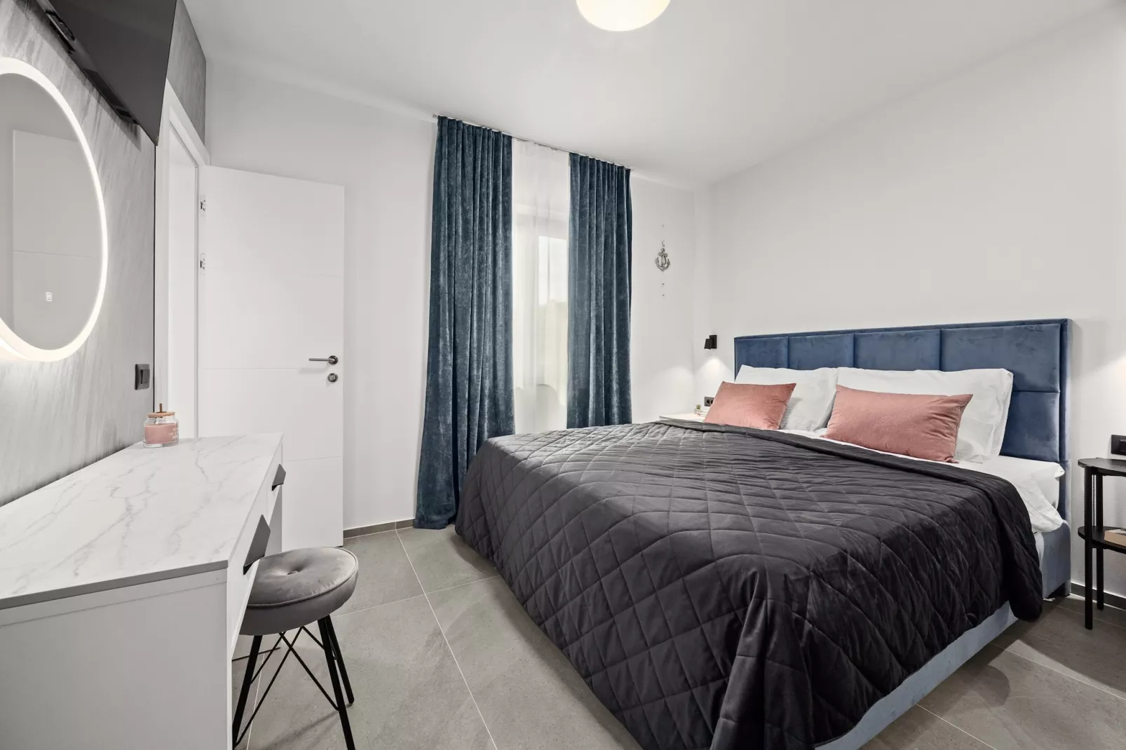 Villa Antares - Luxurious Vacation Oasis-Slaapkamer