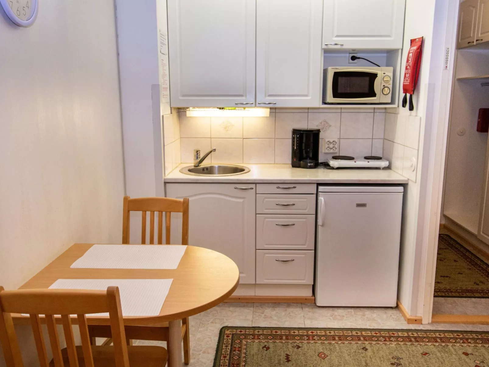 Kylpylä-hotelli, room 145-Binnen