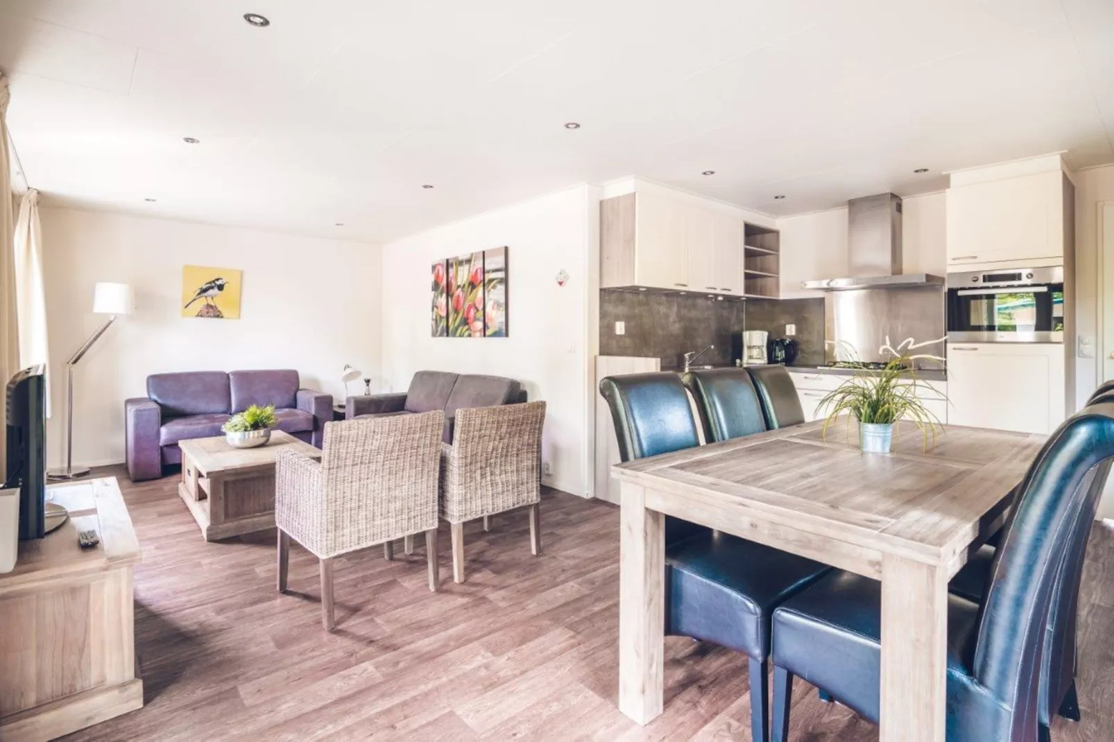 Patio Bungalow Chalet | 2 - 6 people-Eetkamer