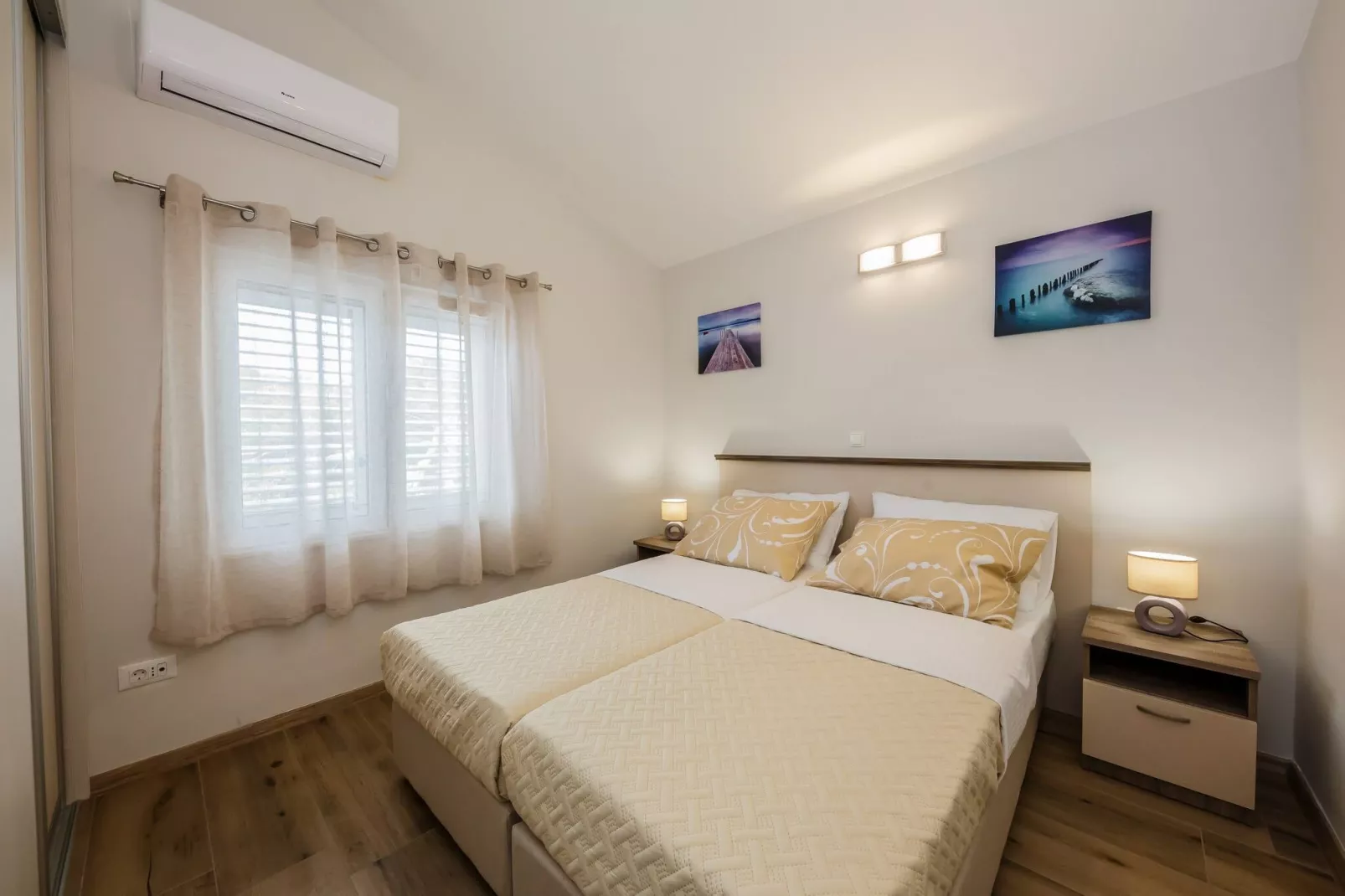 Apartments Savin - two bedroom apartment-Slaapkamer
