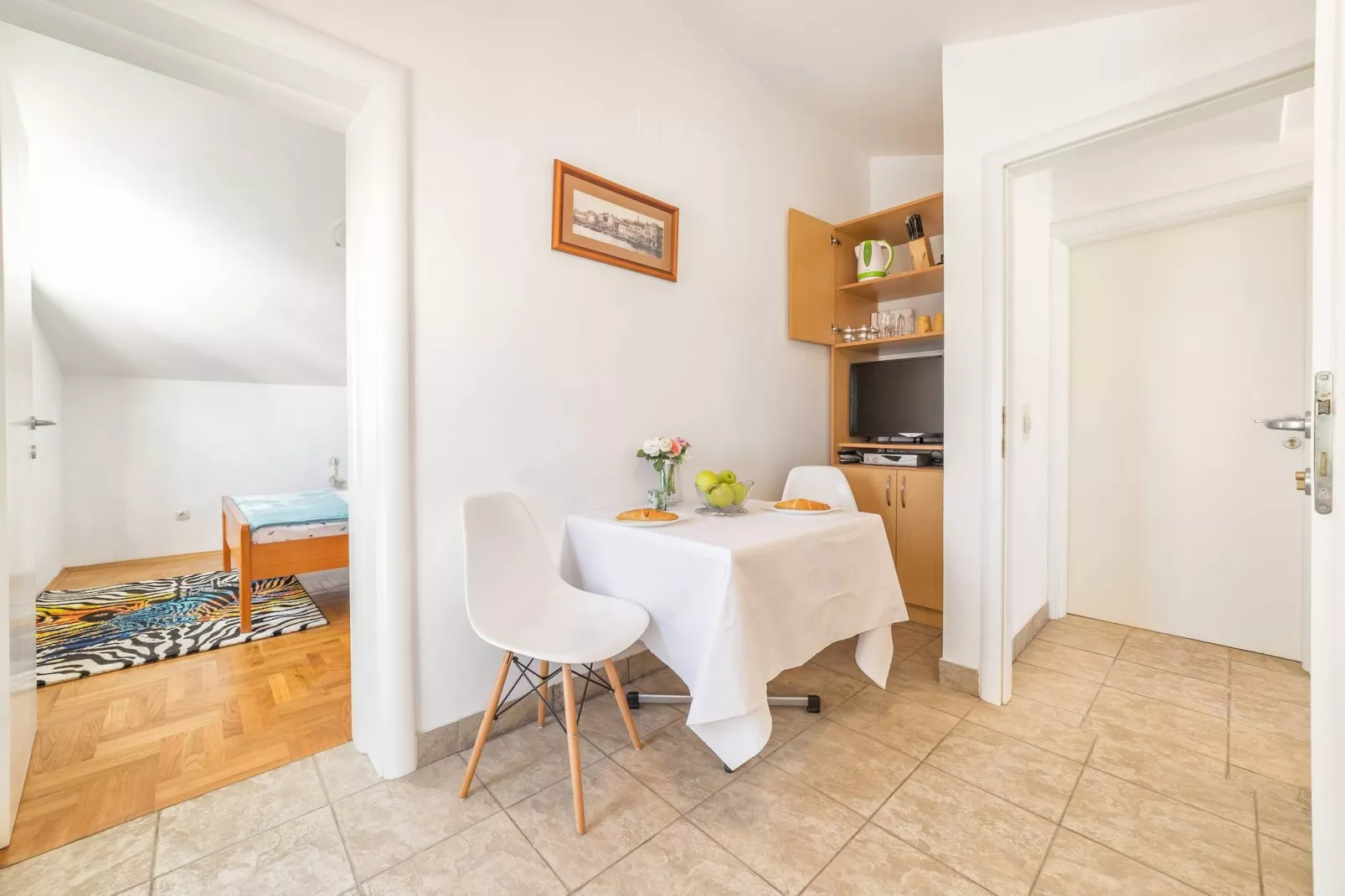 Apartments Nikol - one bedroom apartment A5-Eetkamer