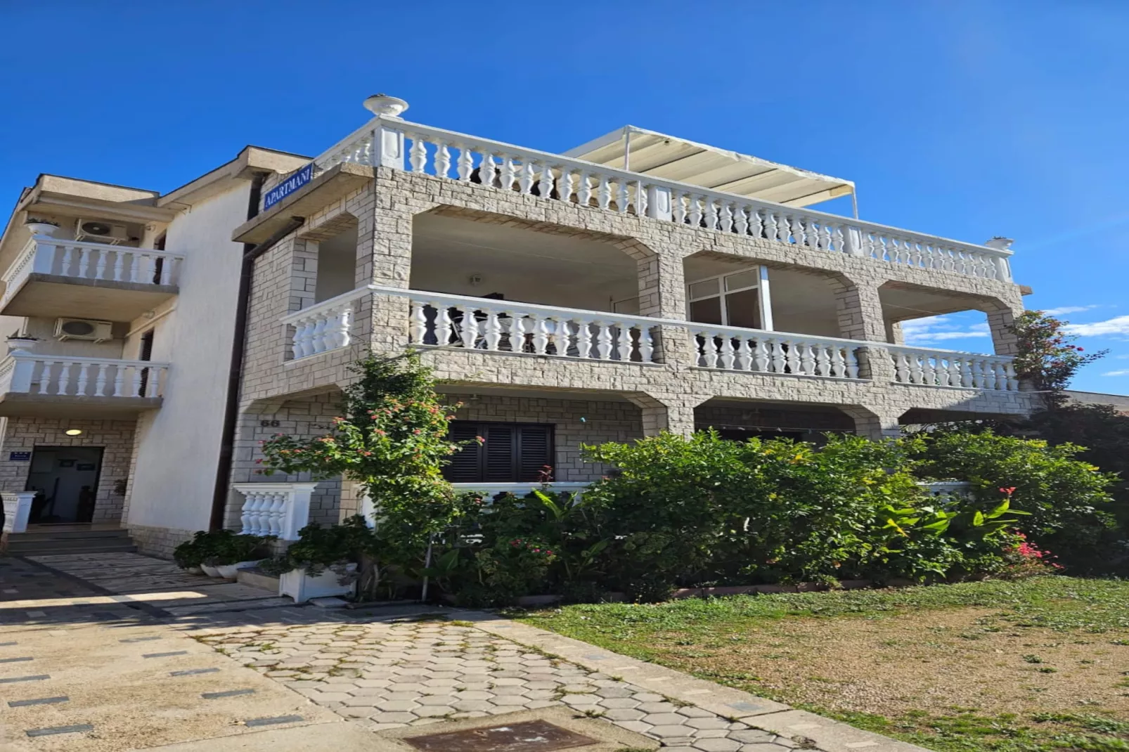 Apartments Nestor - studio apartment A2-Buitenlucht