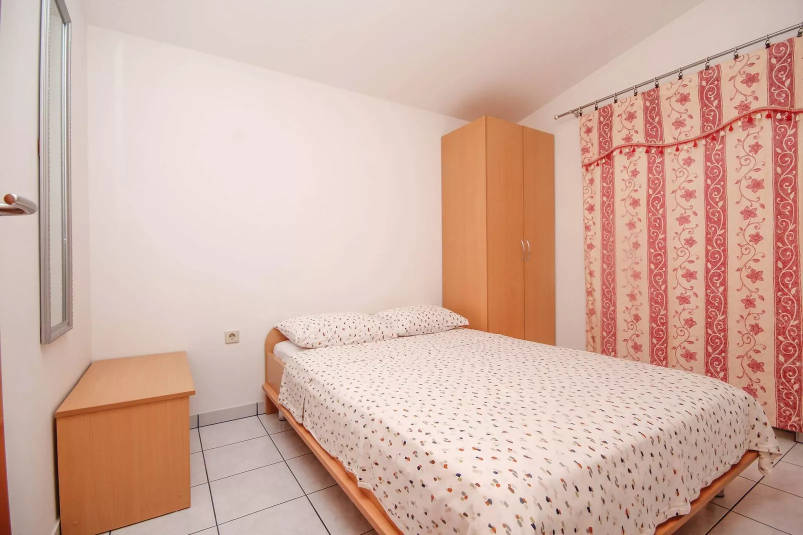 Apartment Mara - two bedroom apartment-Slaapkamer