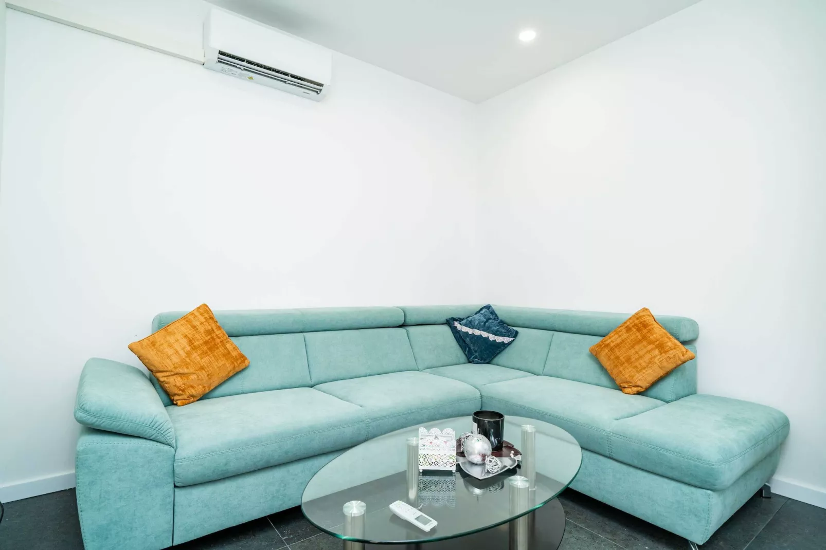 Apartments Dub - One-Bedroom Apartment  (no.4)-Woonkamer