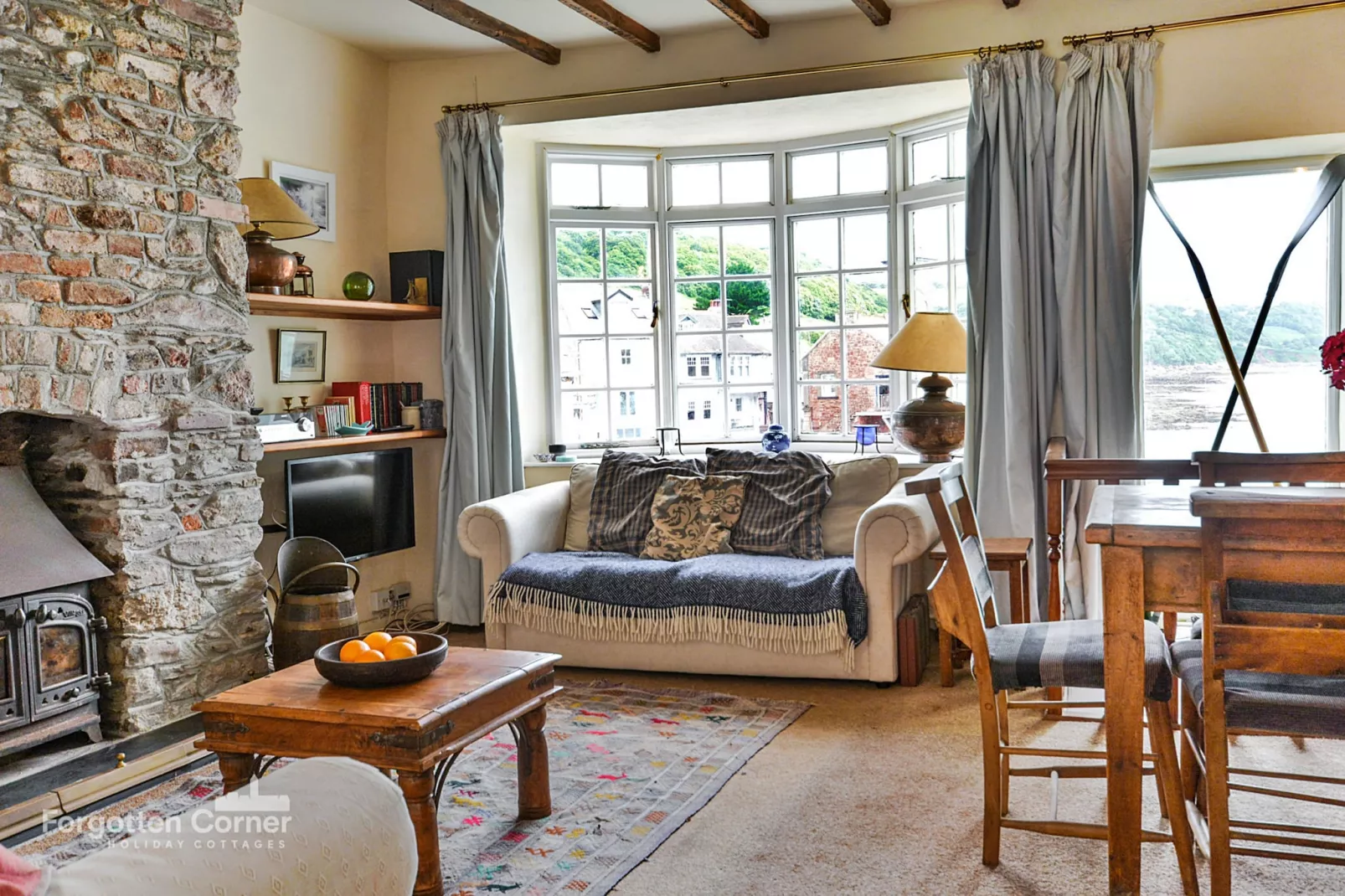 April Cottage, Cawsand-Woonkamer