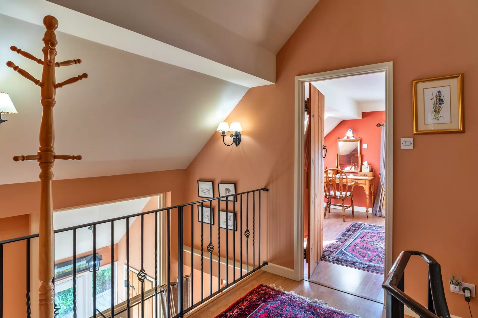 Cherry Tree Cottage-Overloop