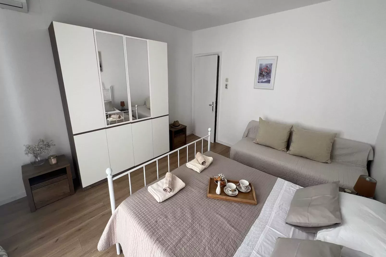 Apartmani Vela Makarska - Two Bedroom Apartment With Balcony-Slaapkamer
