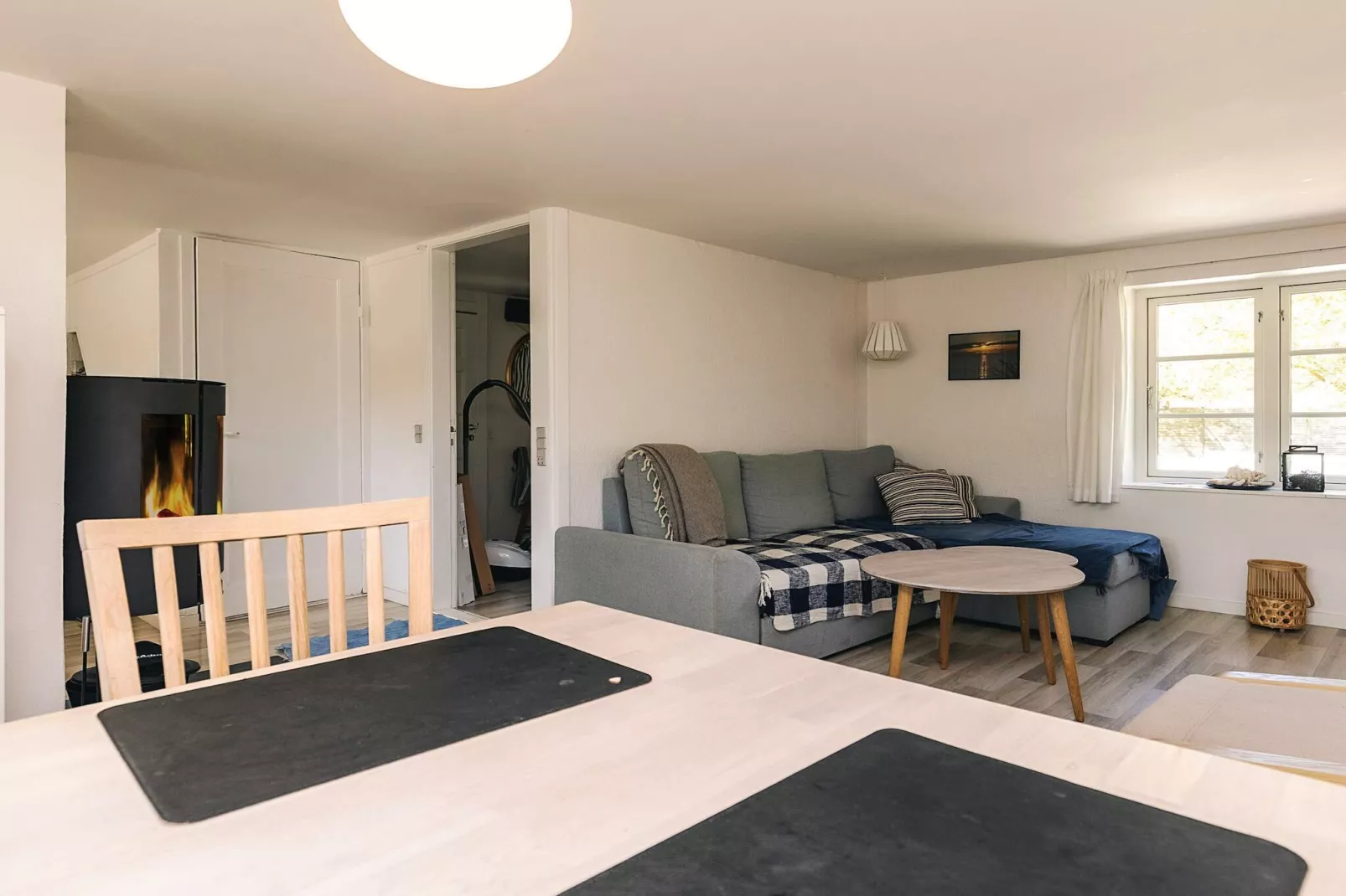 Idyllisch rietgedekt huisje-By Traum-Binnen