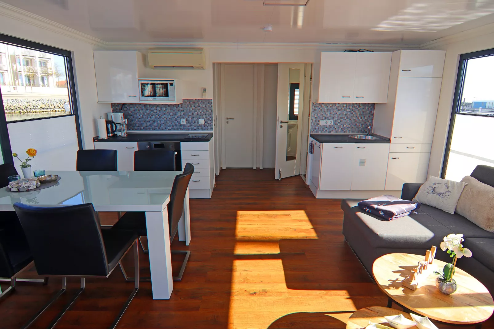 Hausboot Familiy & Friends LP 1 / 4 Personen-Woonkamer