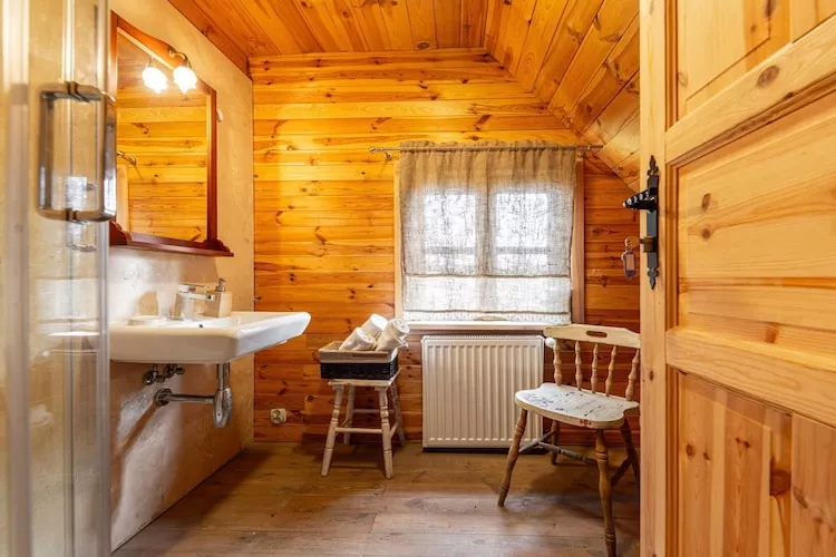 Dom przy drodze Skansen dla 8 osób Bełczna-Badkamer
