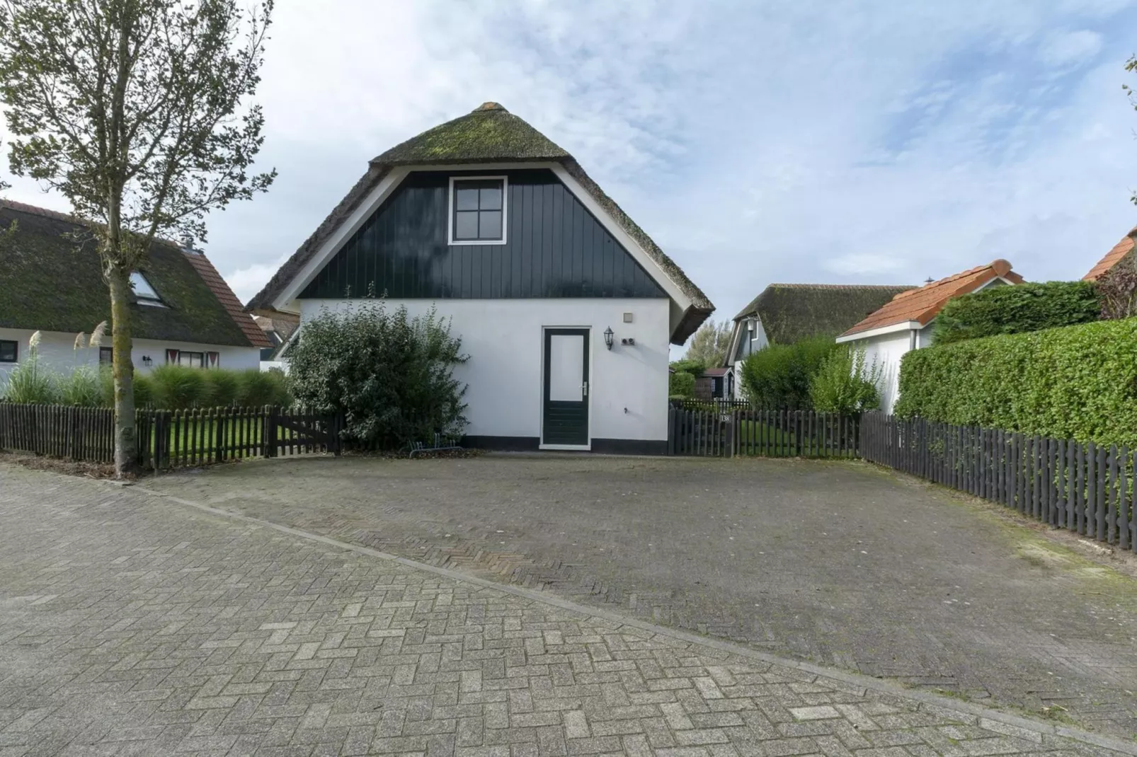 De Buitenplaats 138-Buitenkant zomer