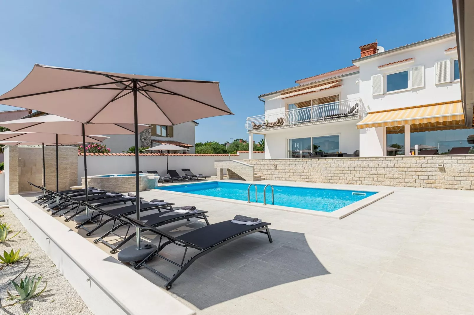 Villa Anela-Zwembad