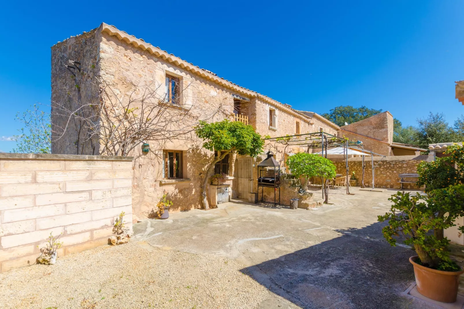 Finca Can Maria Costitx-Buitenkant zomer