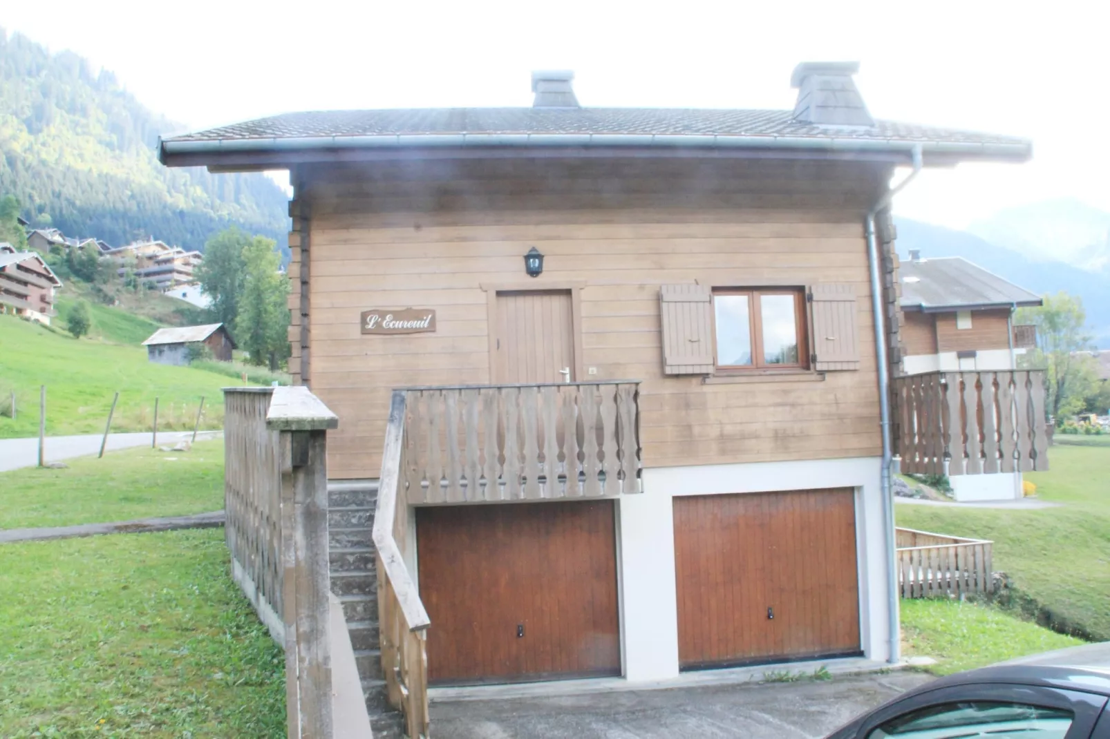 Chalet Ecureuil ECR CHARMING & NATURE 5 Pers.-Buitenkant zomer