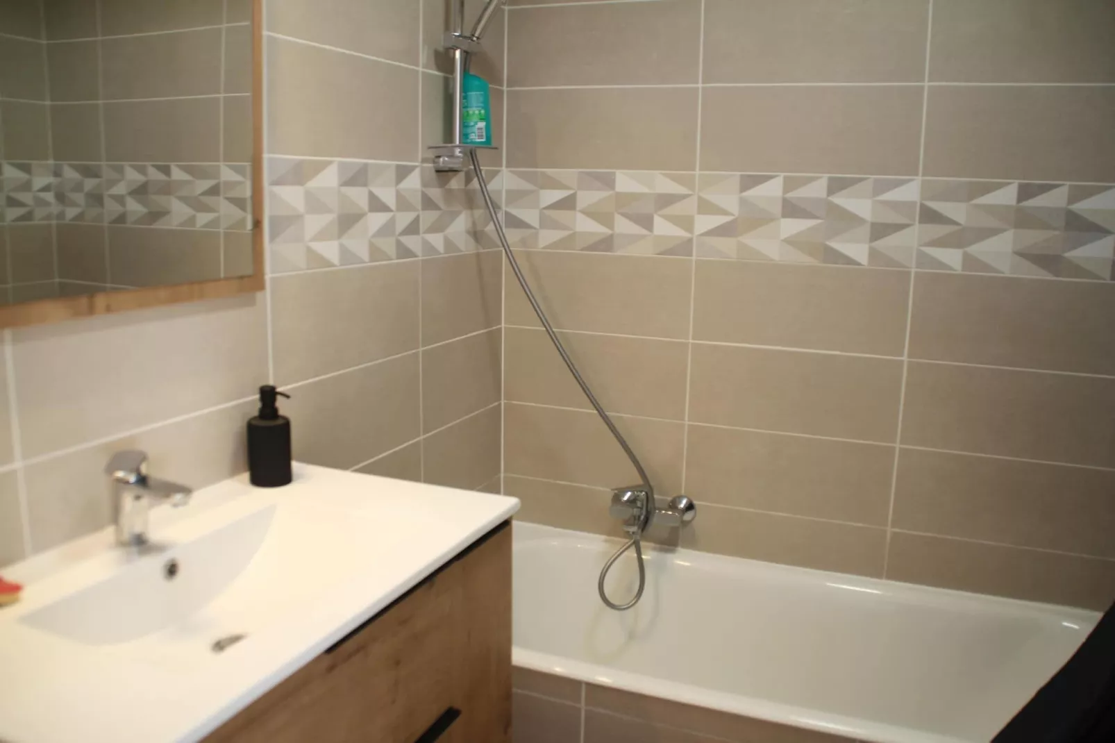VAL PIERRE VPS8 CENTER & MODERN 4 Pers.-Badkamer