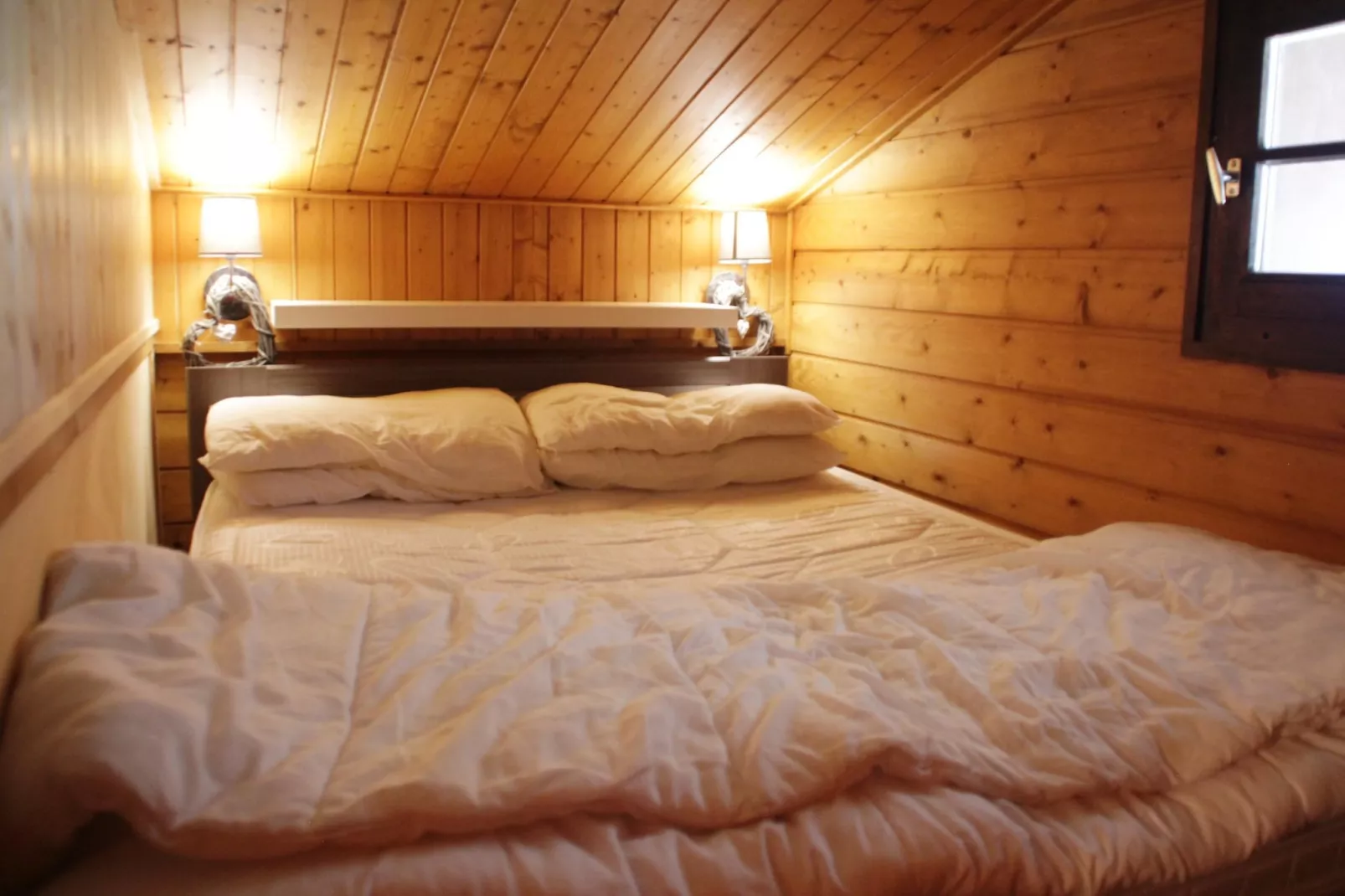 Corina CN43 QUIET & MOUNTAIN 4 Pers.-Slaapkamer