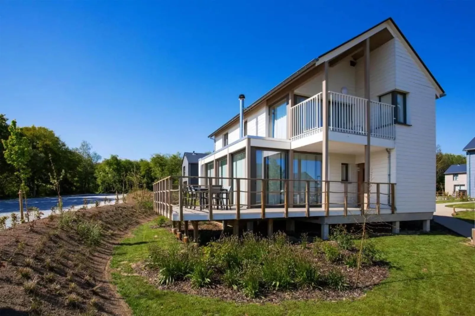 8 persons - 4 rooms 130m²-Buitenkant zomer