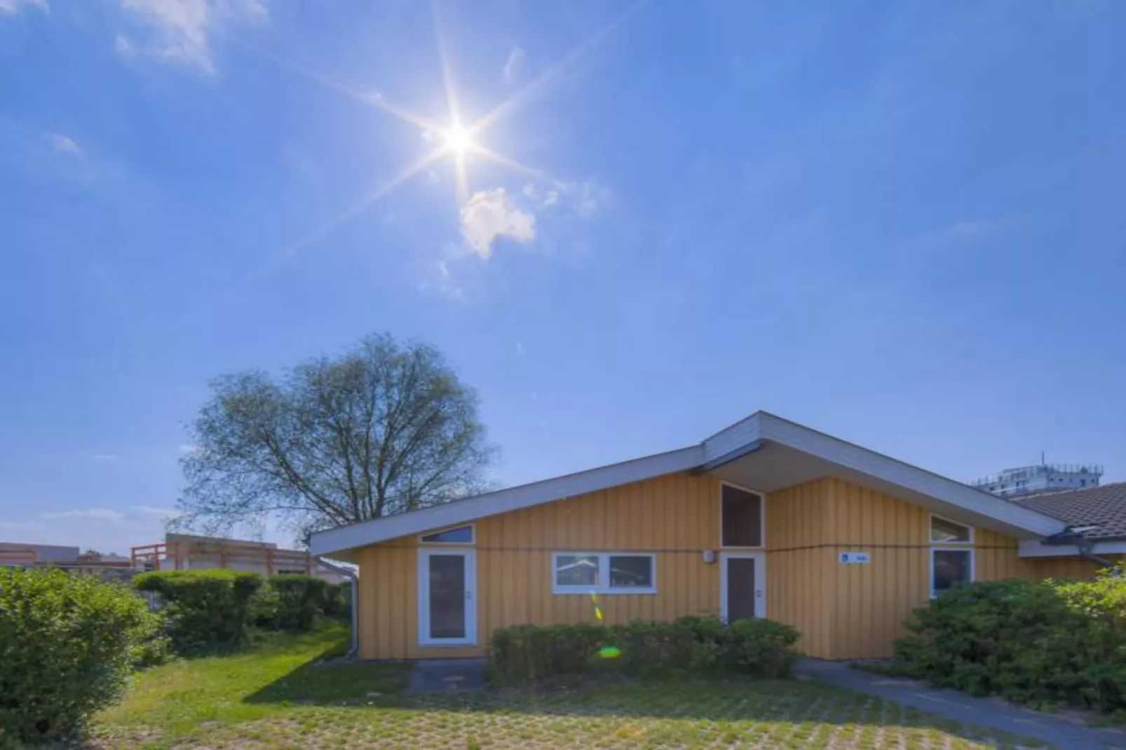 Ferienhaus Seeschwalbe-66-Buitenkant zomer