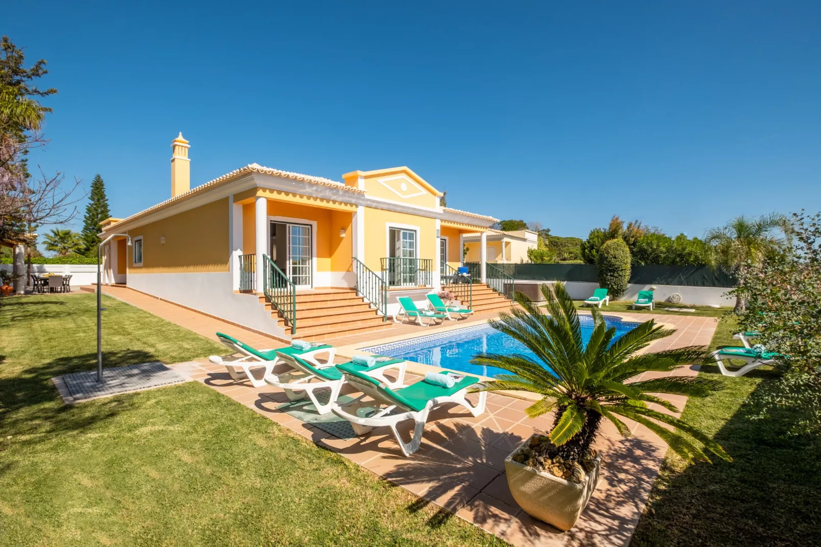 Villa Alegria-Buitenkant zomer