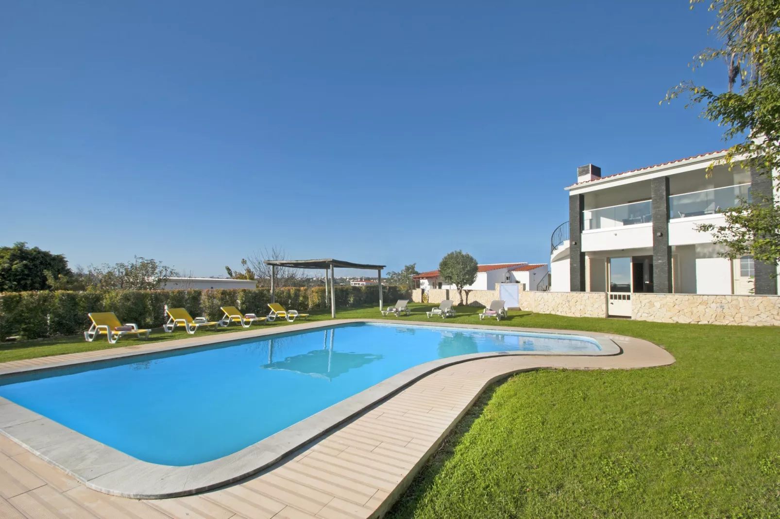 Villa Hollywood-Buitenkant zomer