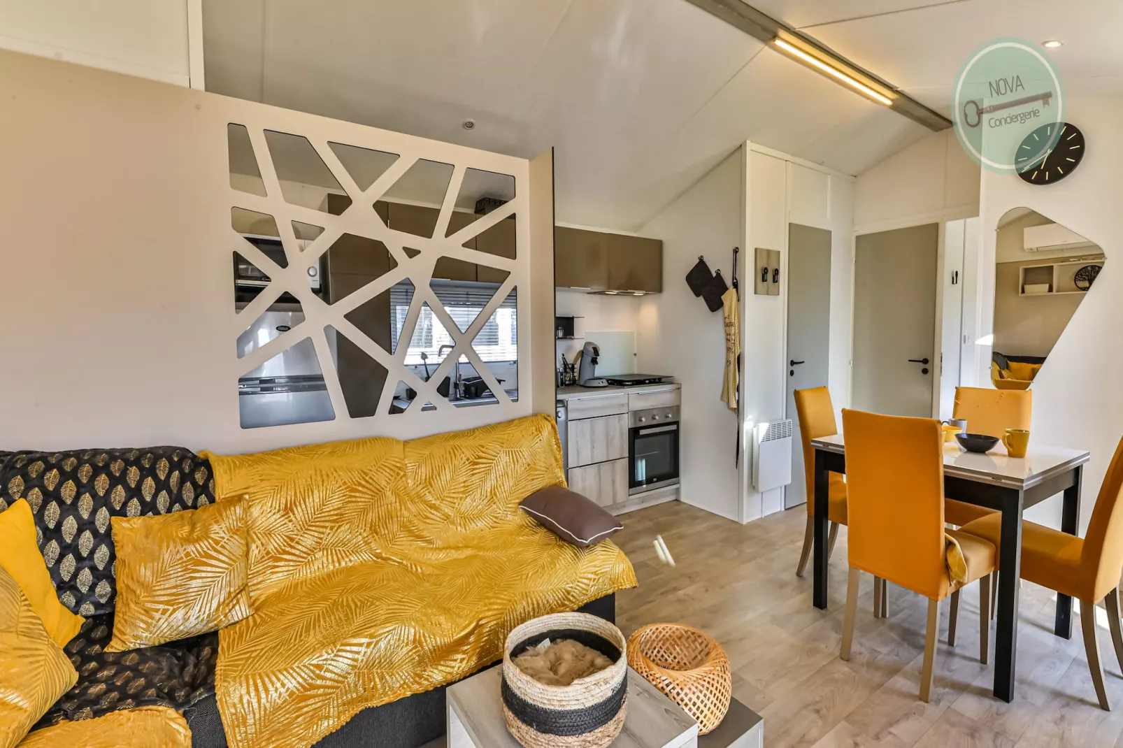 Mobil-Home Parc des Roselières-Woonkamer