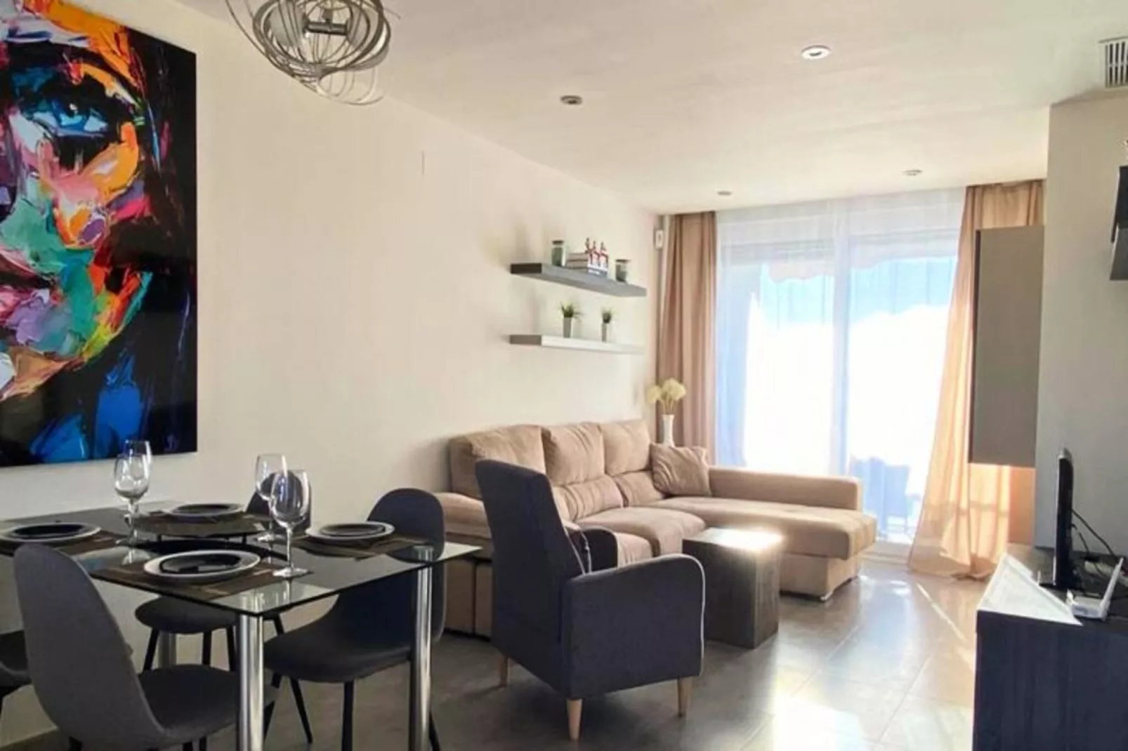 Appartement Moderne Avec Piscine, Terrasse Et Solarium-Image-tags.