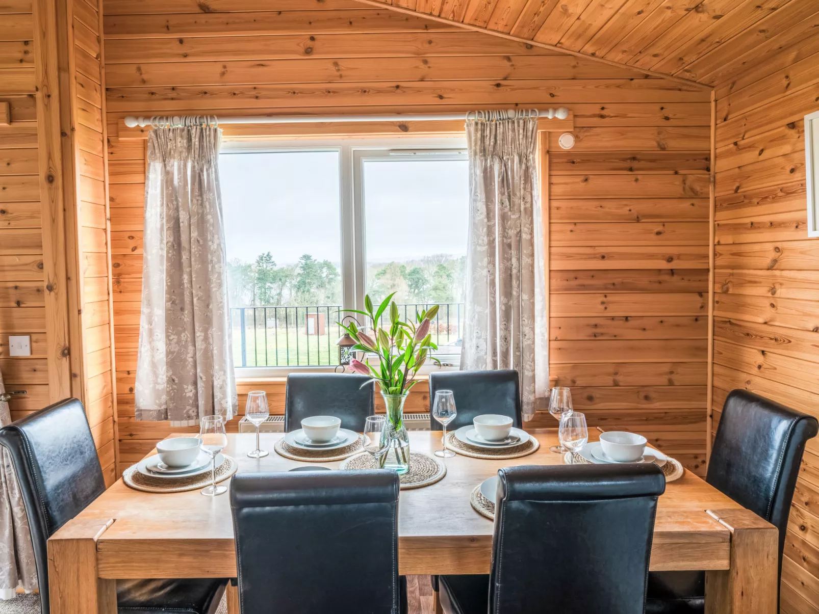 Loch Leven Lodge 21-Binnen