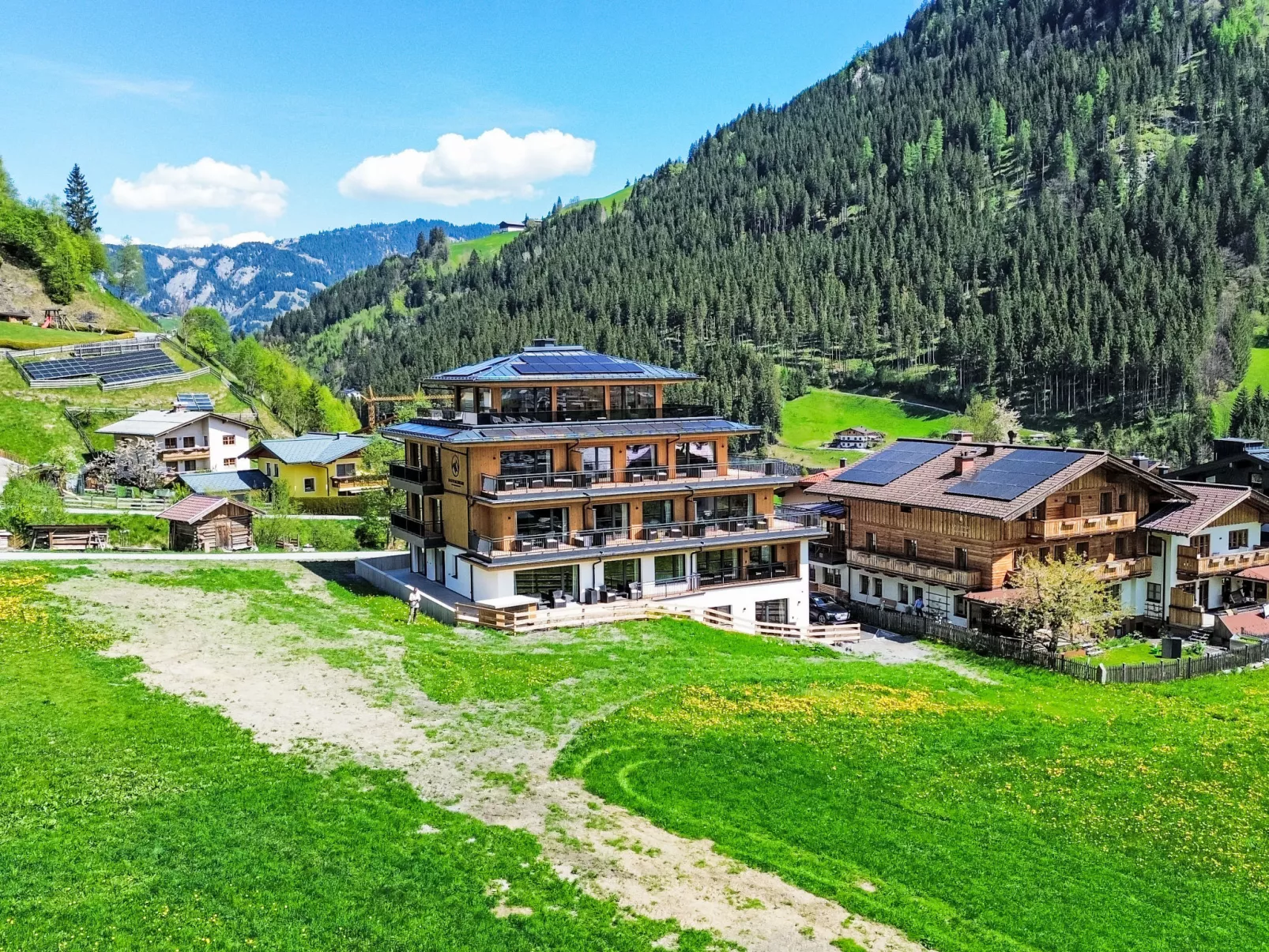 Mountain Suite Nr 201-Buiten