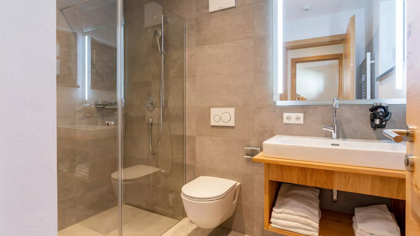 Tauernlodge Amadeiro Im Pongau-Badkamer